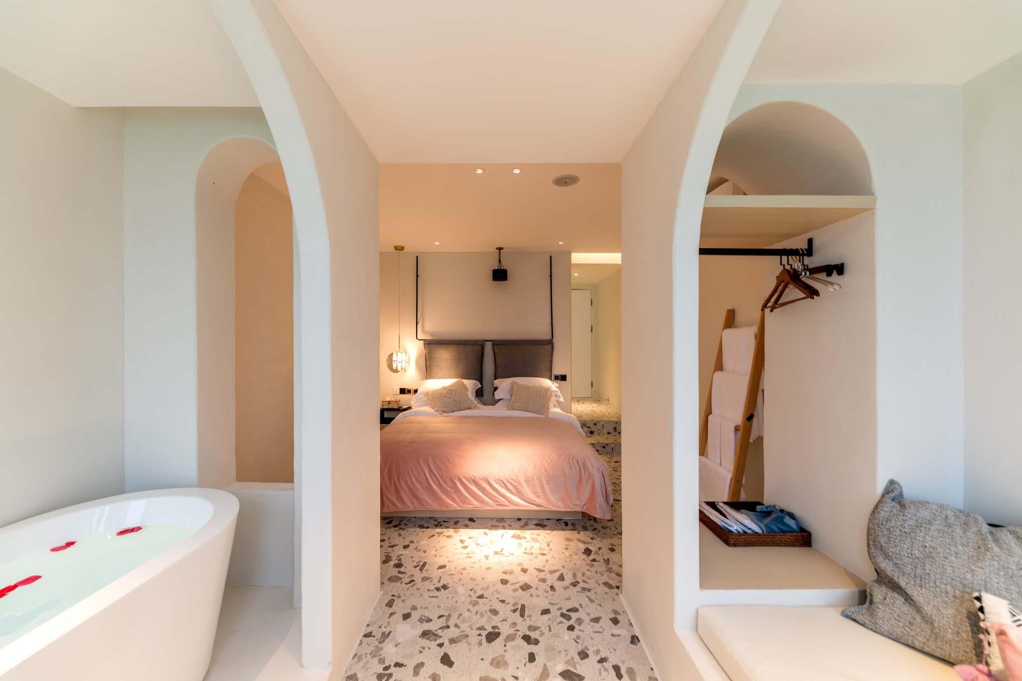 Double Queen Room