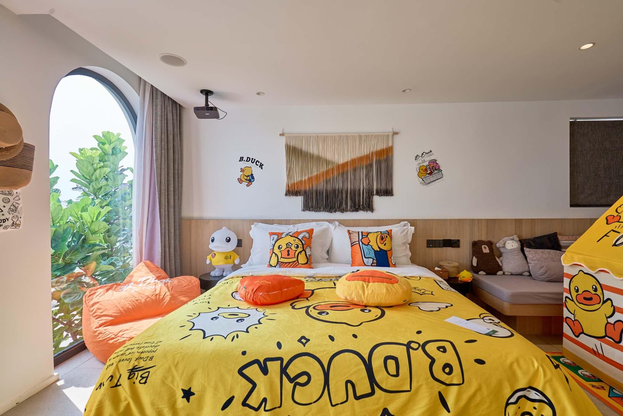 Queen Room with View