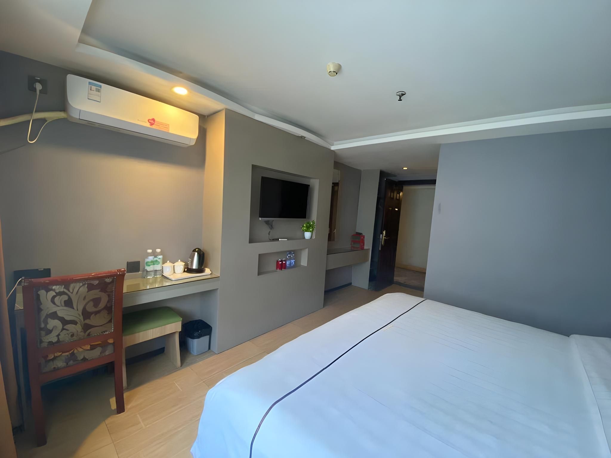 Business King Room