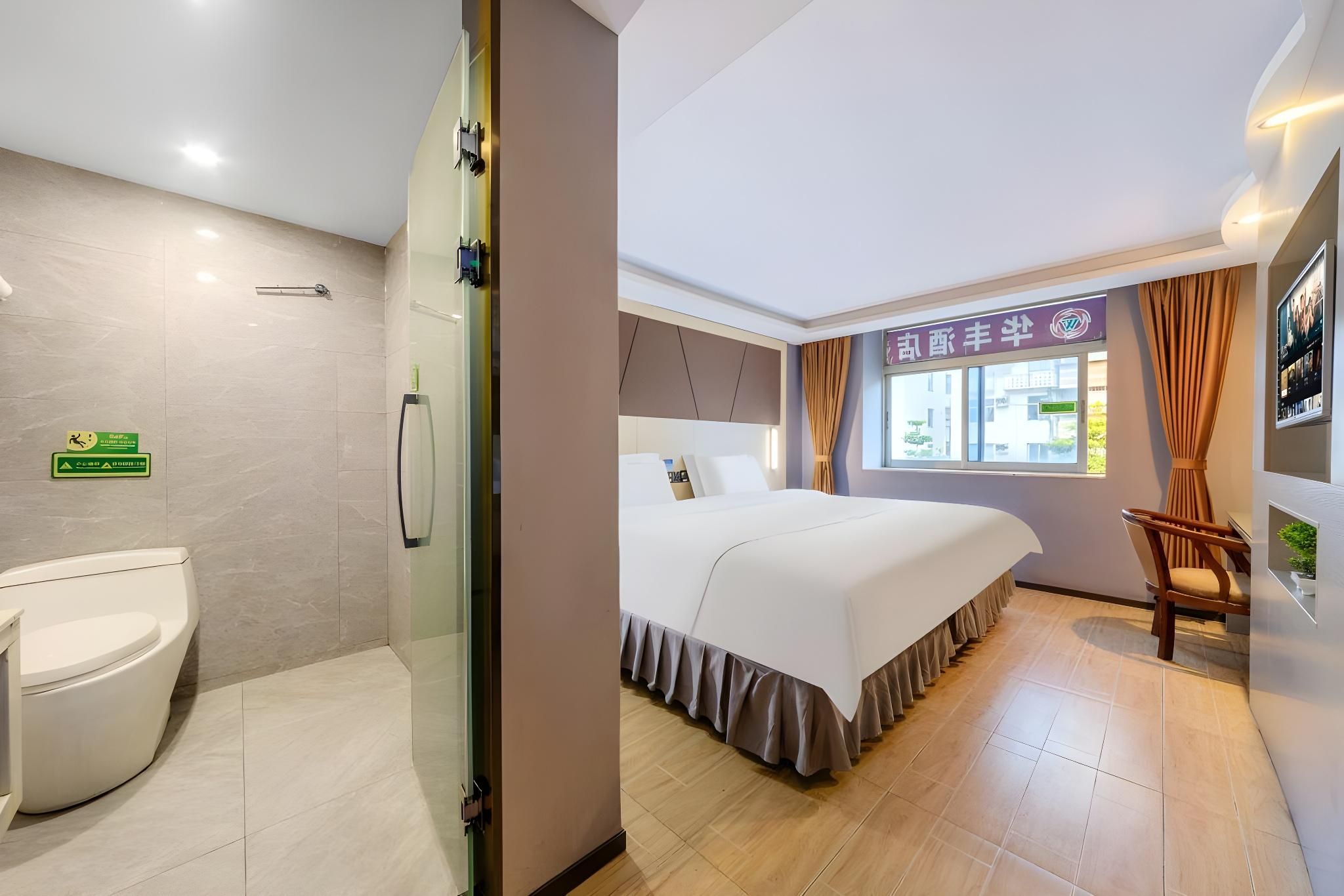 Deluxe King Room