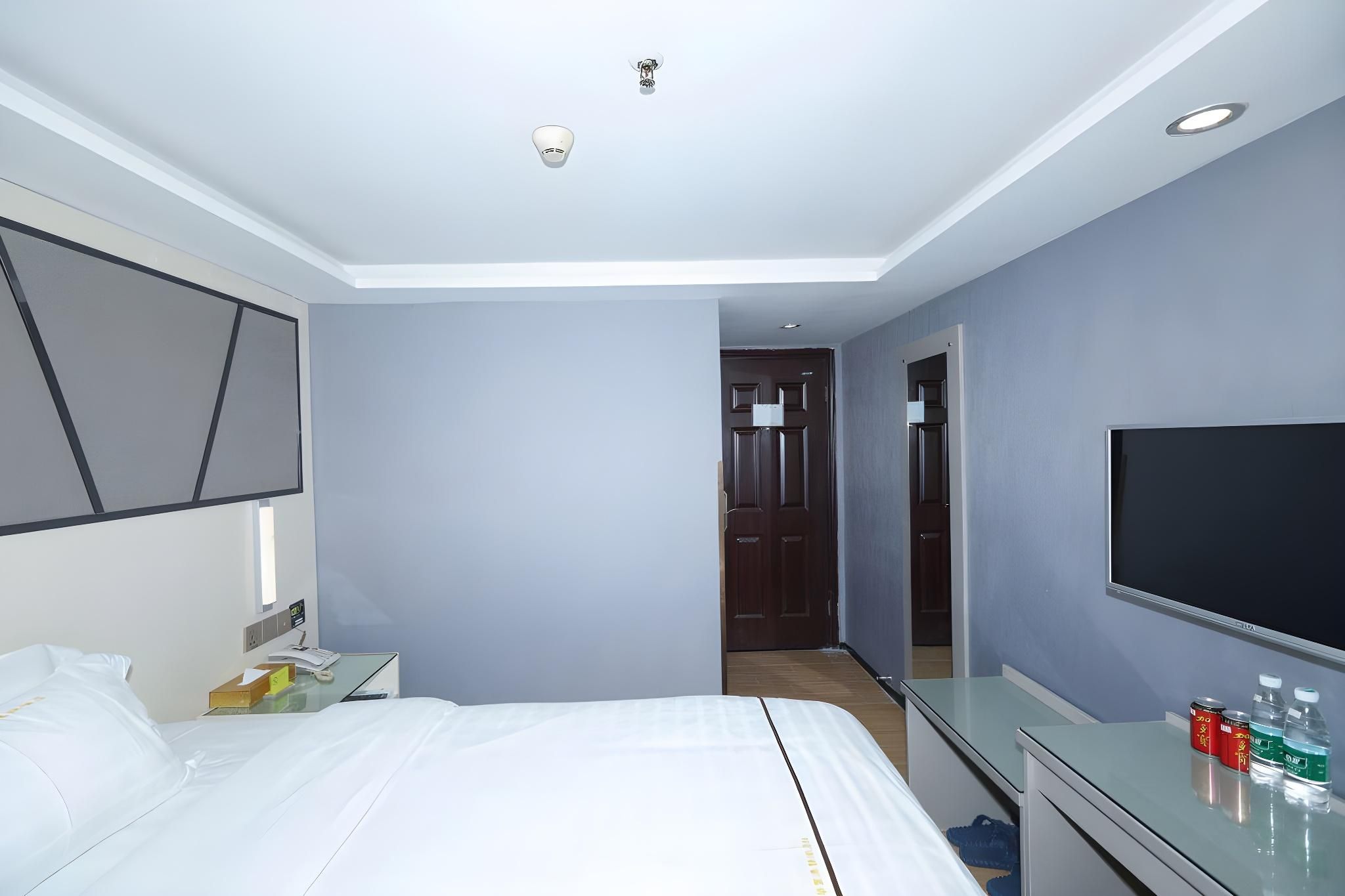 Comfort Queen Room