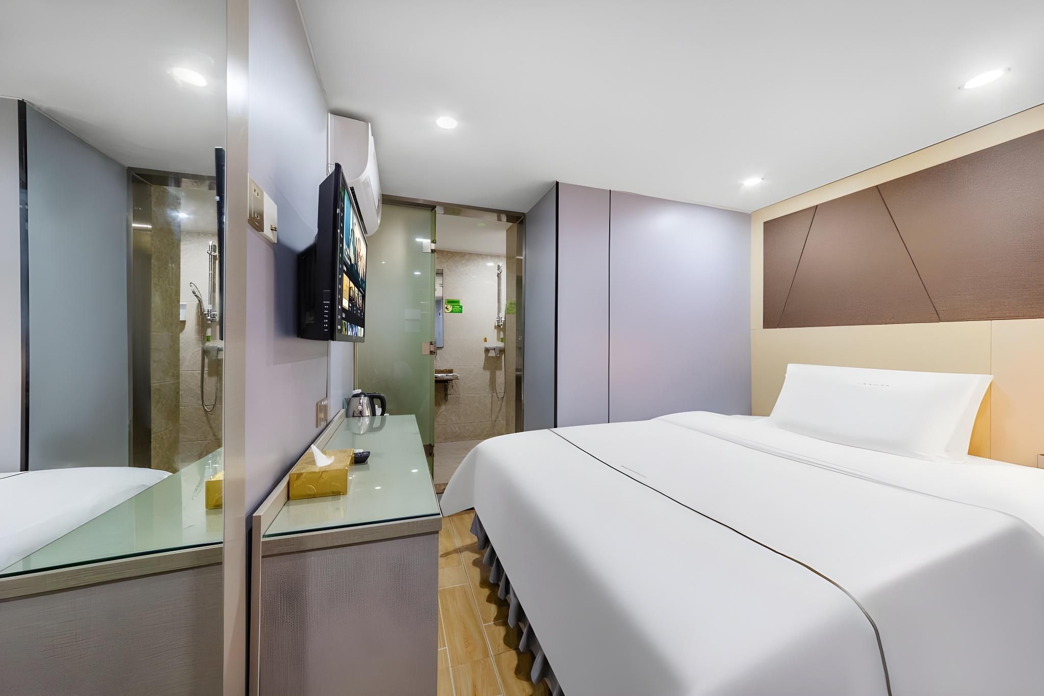 Exquisite Queen Room