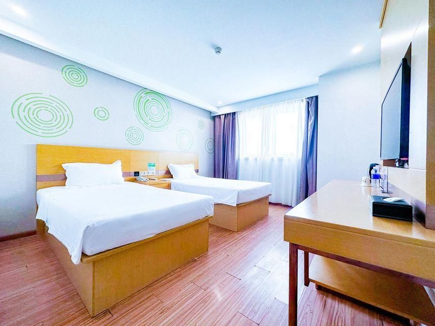 2 Bed Twin Superior Room