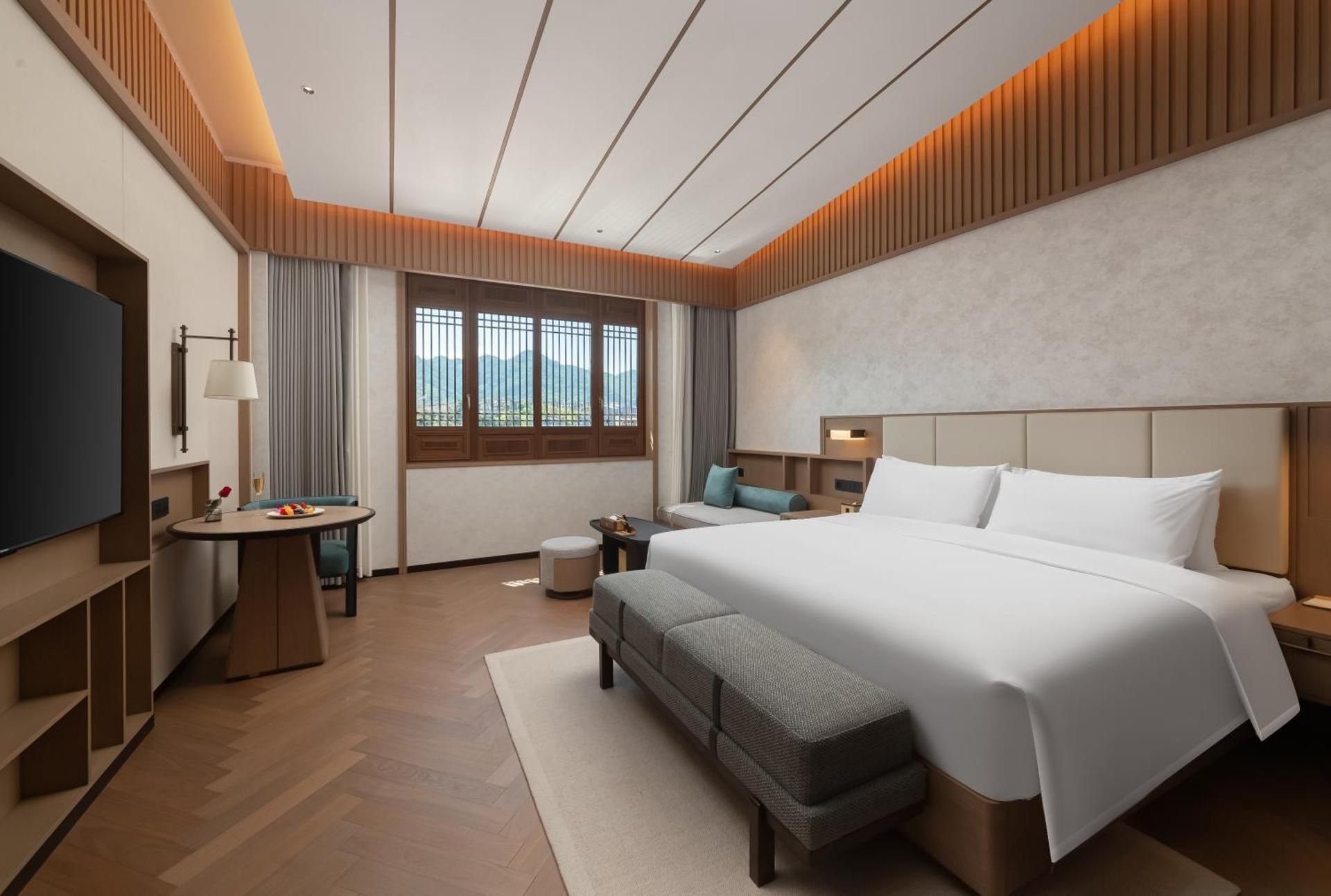 Suite with Garden View