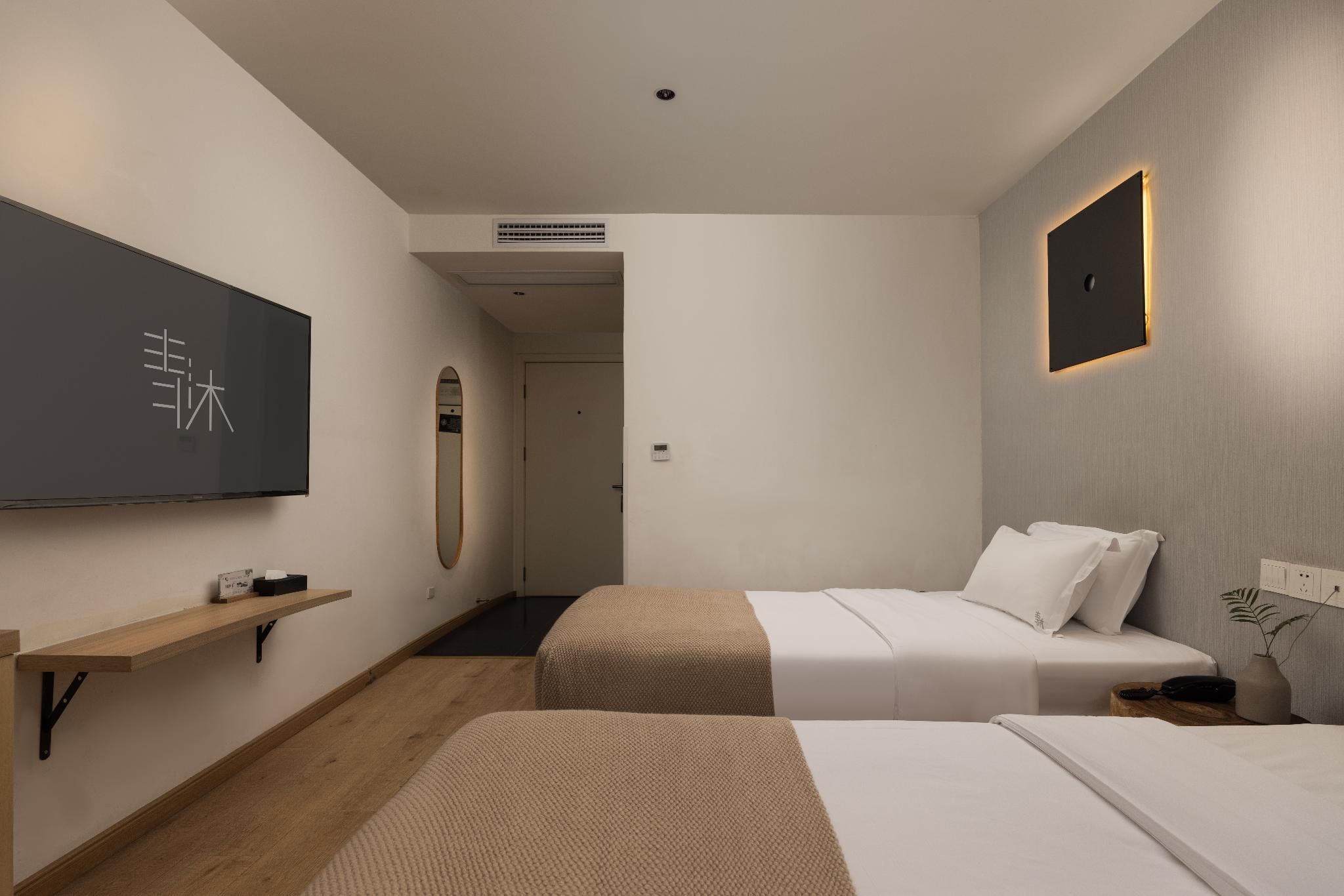 Elegant Twin Room