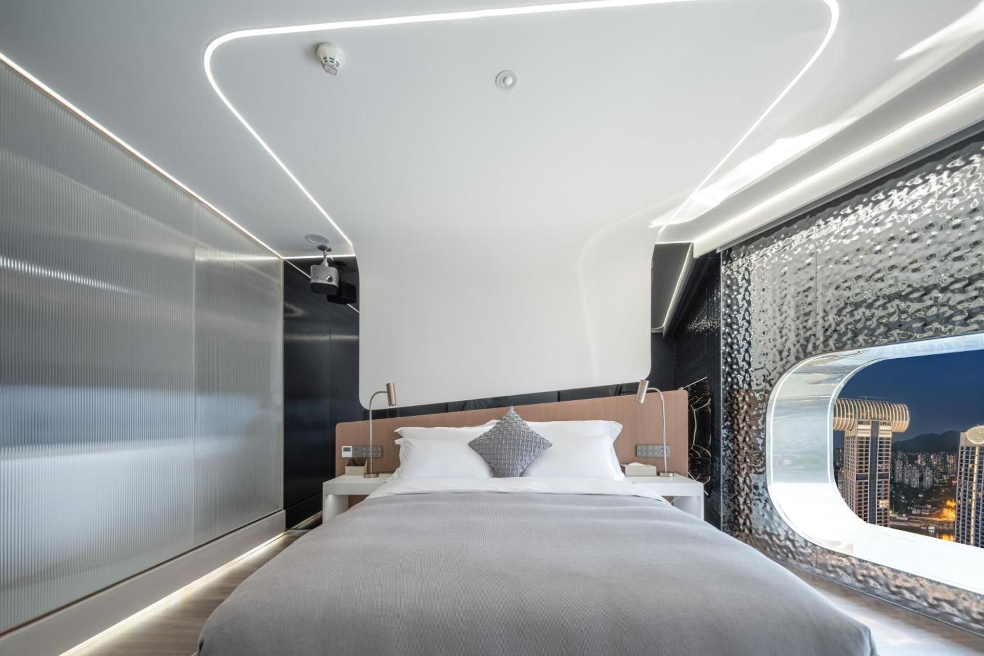 Space Pod - Wonderful River View King Room
