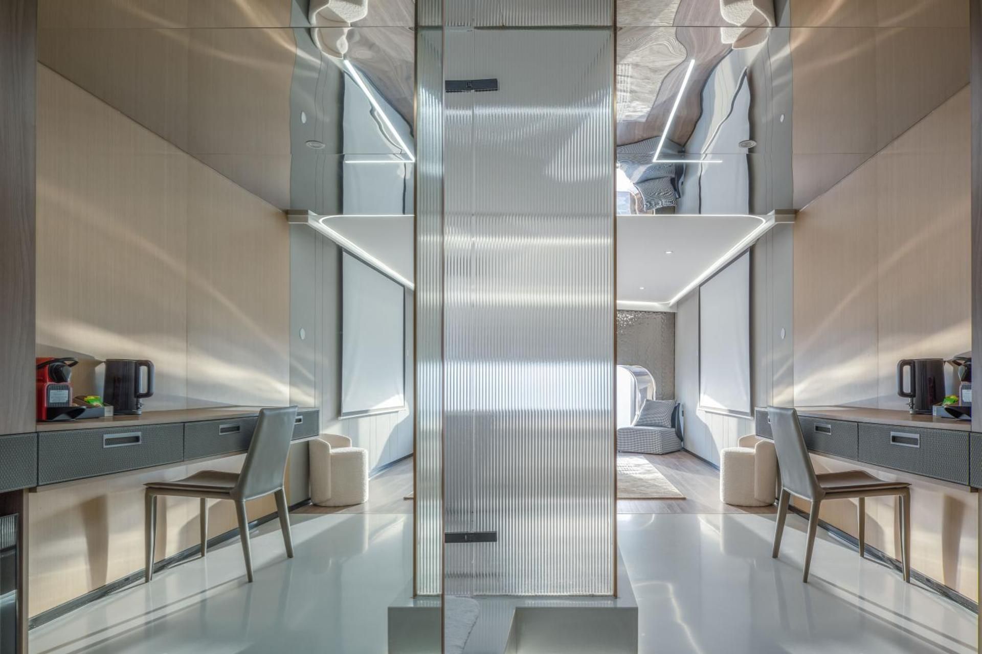 Space Pod - Wonderful River View King Room