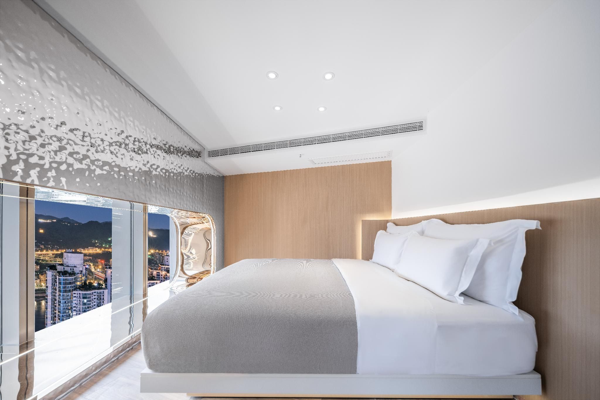 Twin Suite with Balcony - Non-Smoking