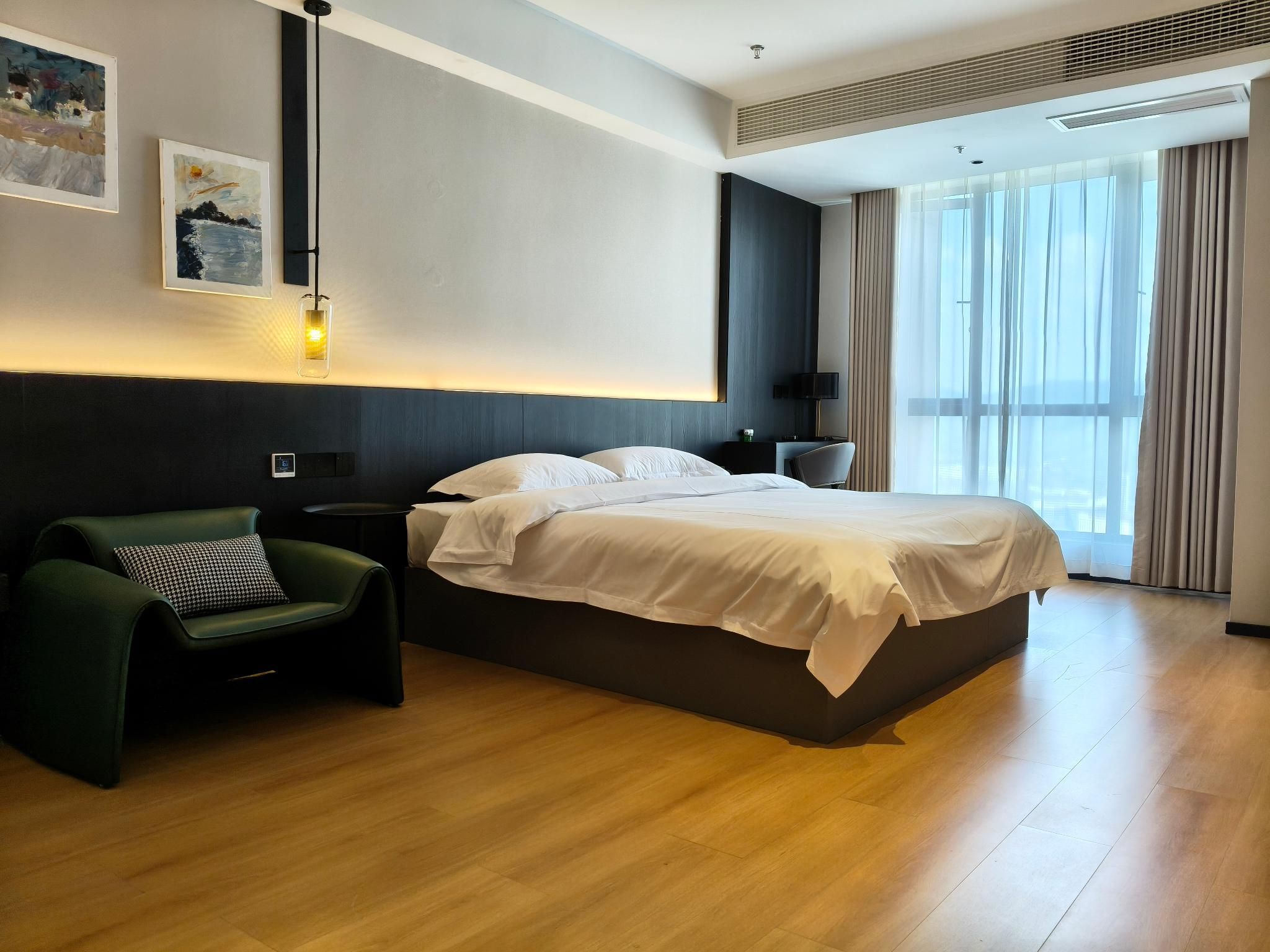 Comfort King Room