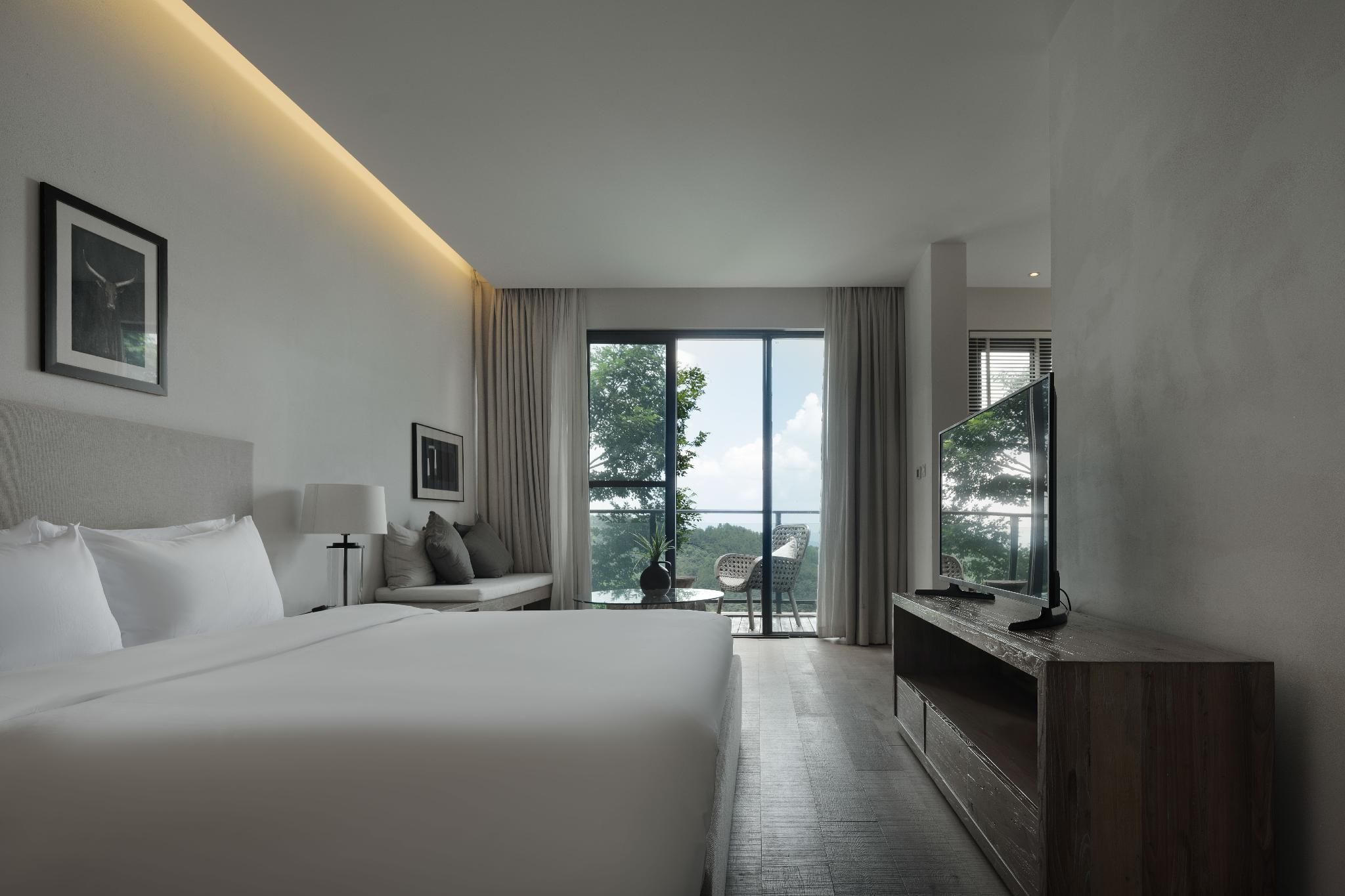 Garden View King Room with Terrace