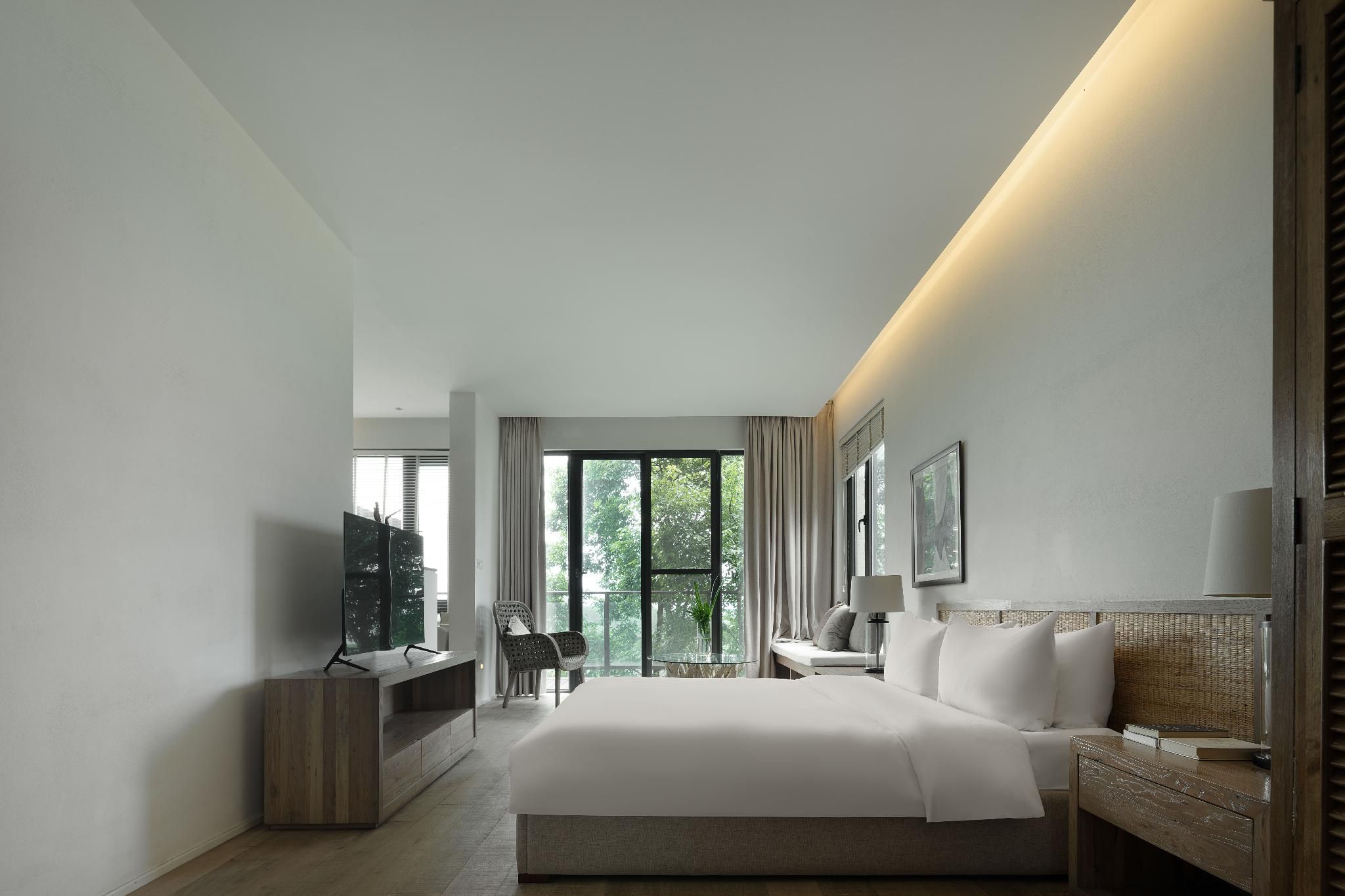Garden View King Room with Terrace