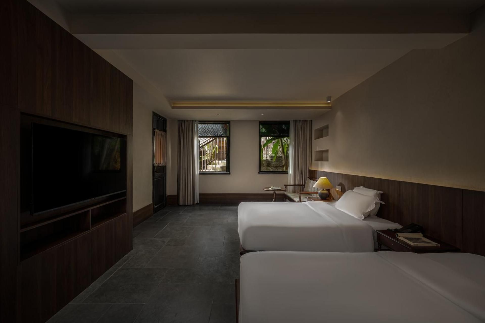 Twin Room with View
