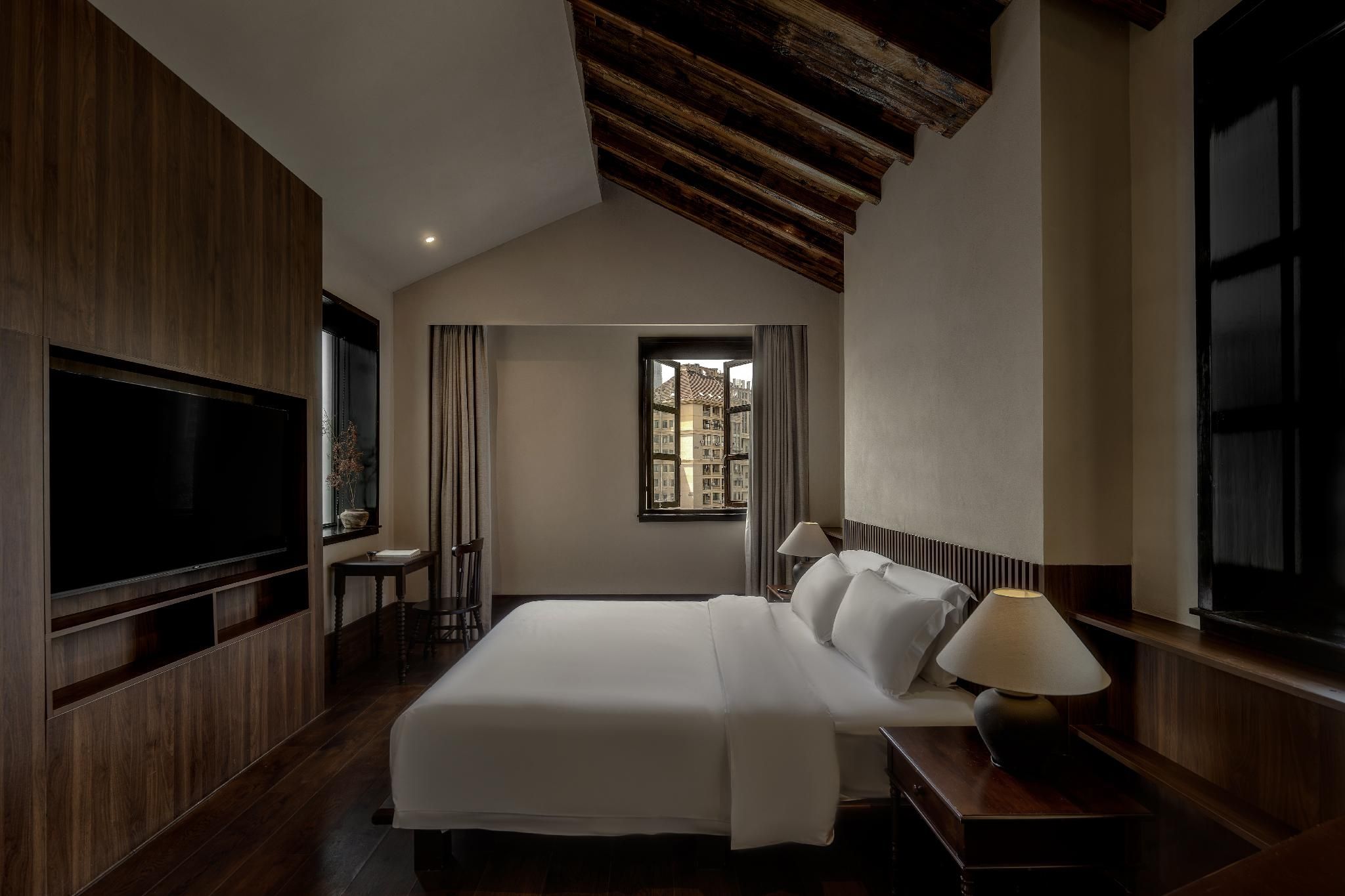 Garden View King Room with Terrace