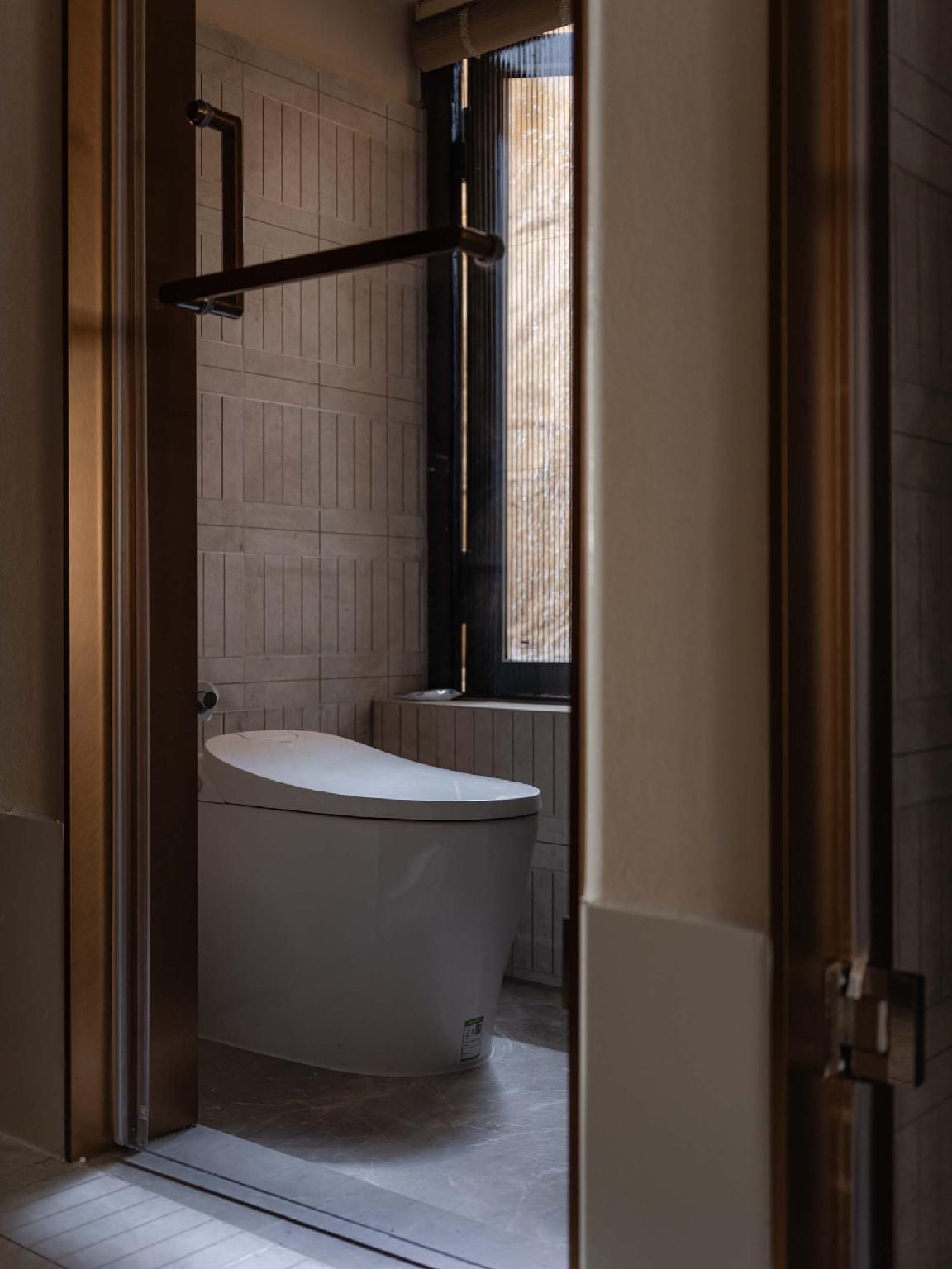 Return to the Mountain B&B - Chongqing Nanshan Courtyard Queen Room with Balcony 3