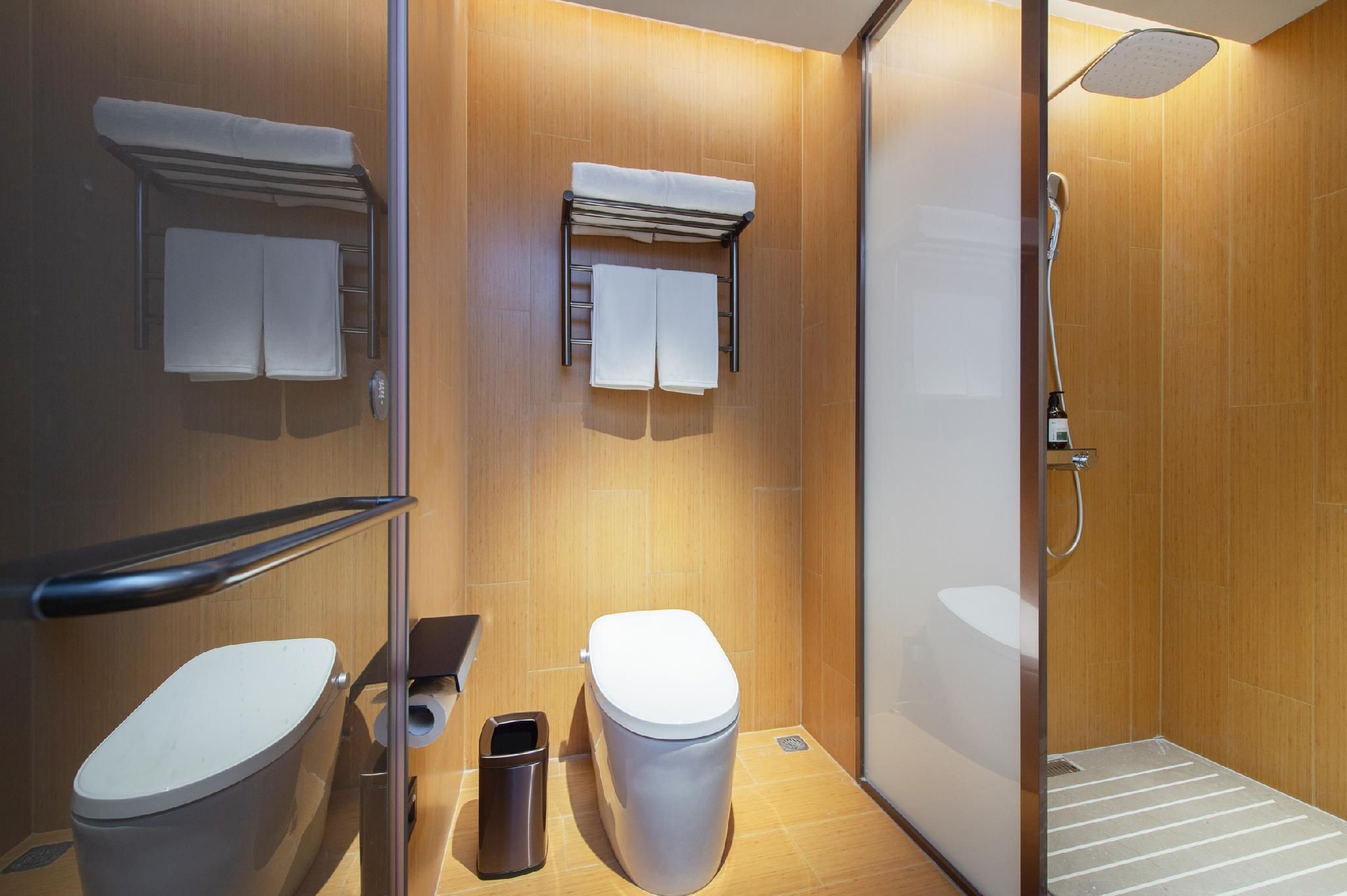 Huazhu - Superior Twin