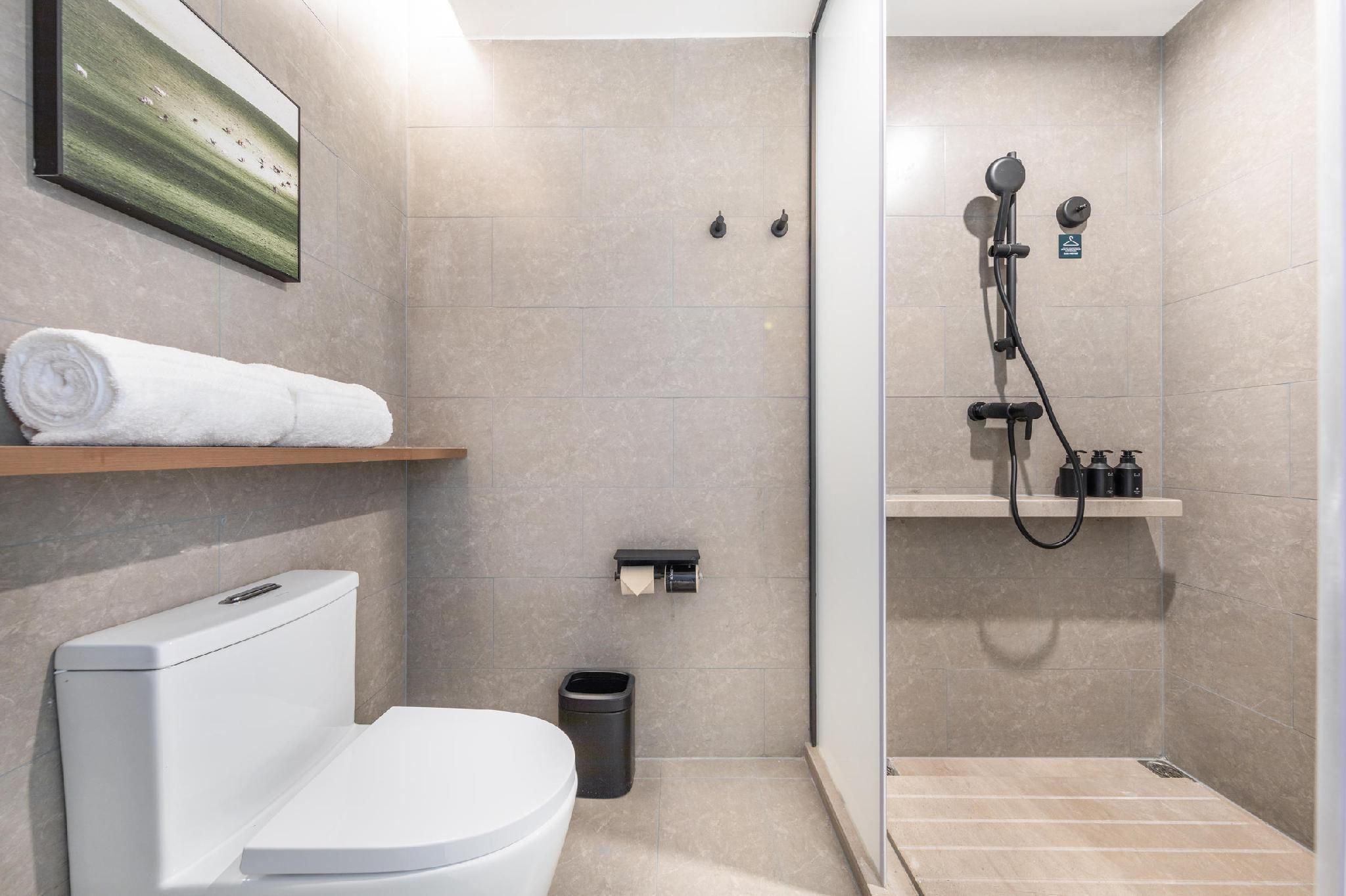 Atour Hotel Jinan Huashan Huanyu City Superior 1 Queen 3