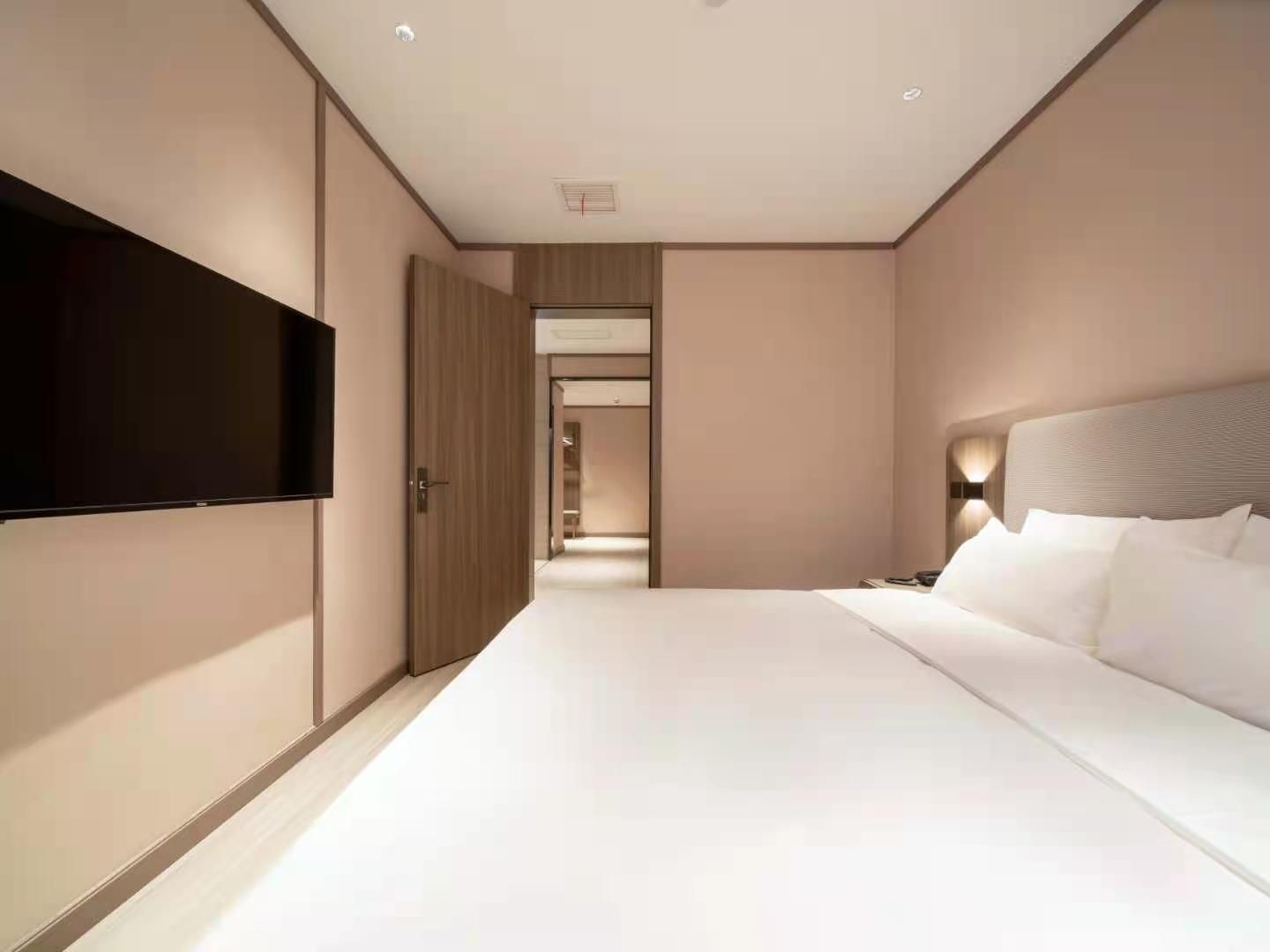 Deluxe Family Room, Guest room
