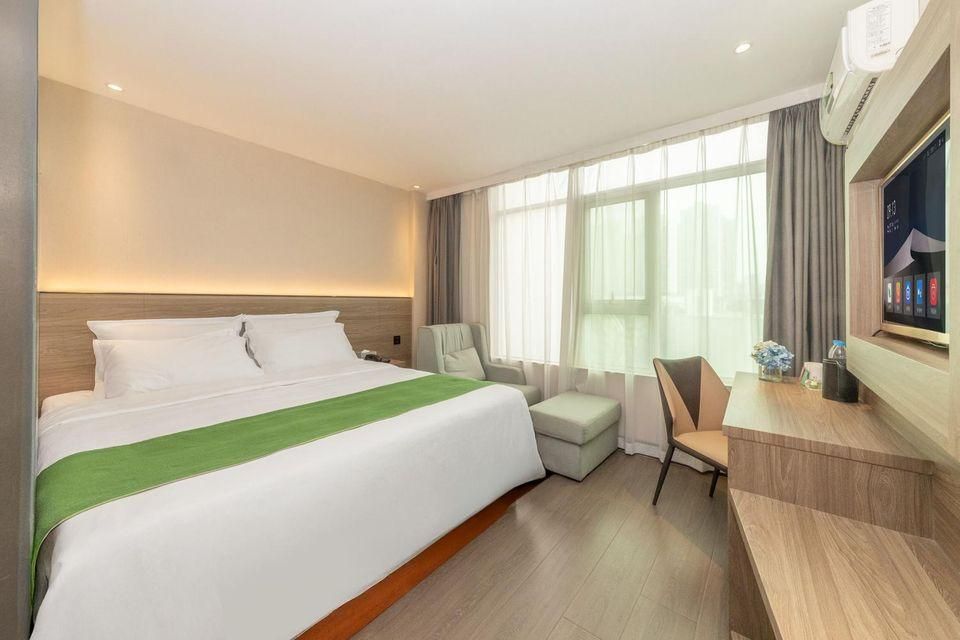 Business Queen Room