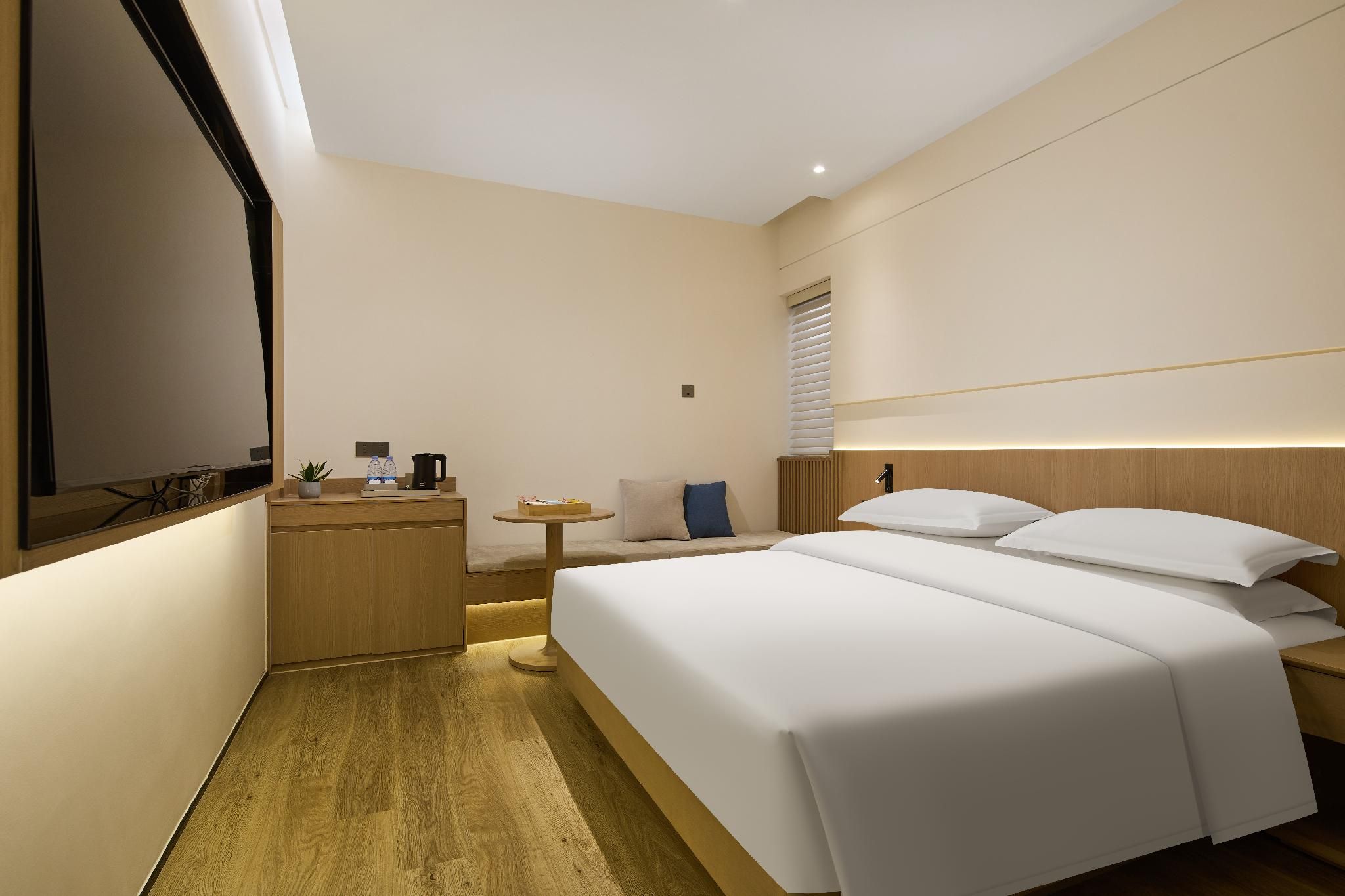 Smart Room with Double Bed