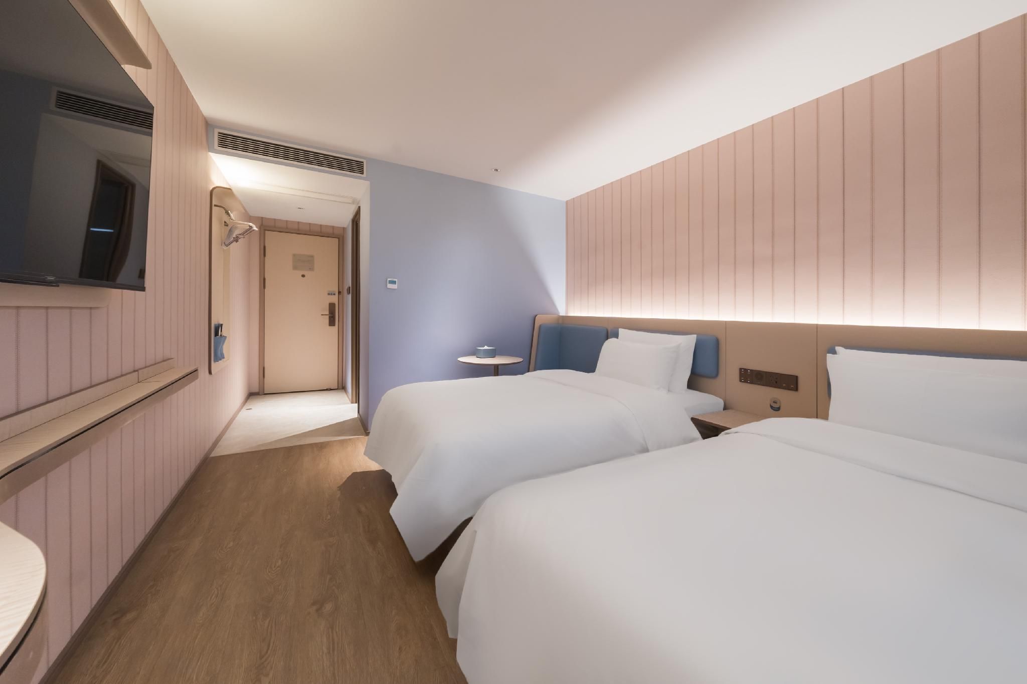 Twin Business Room