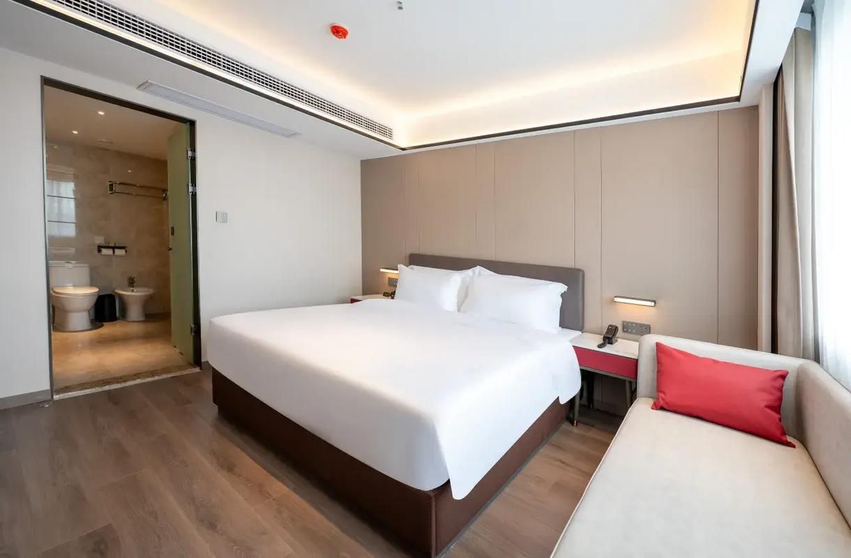 Business Suite Room