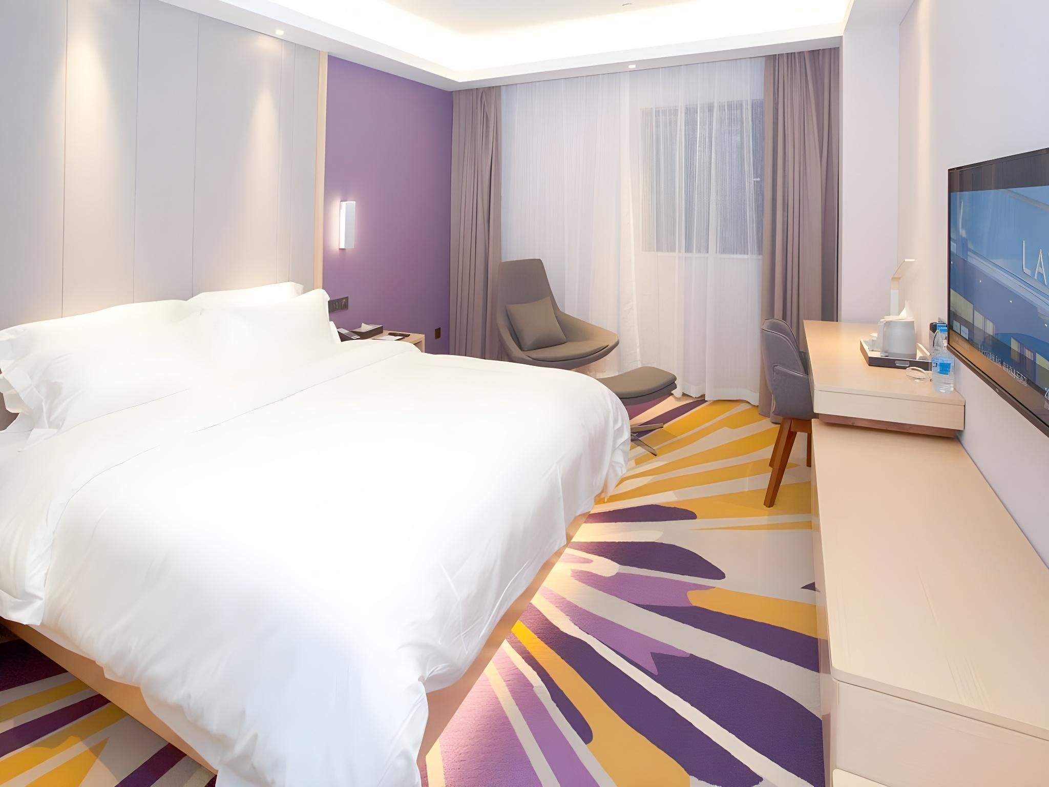 Business Queen Room