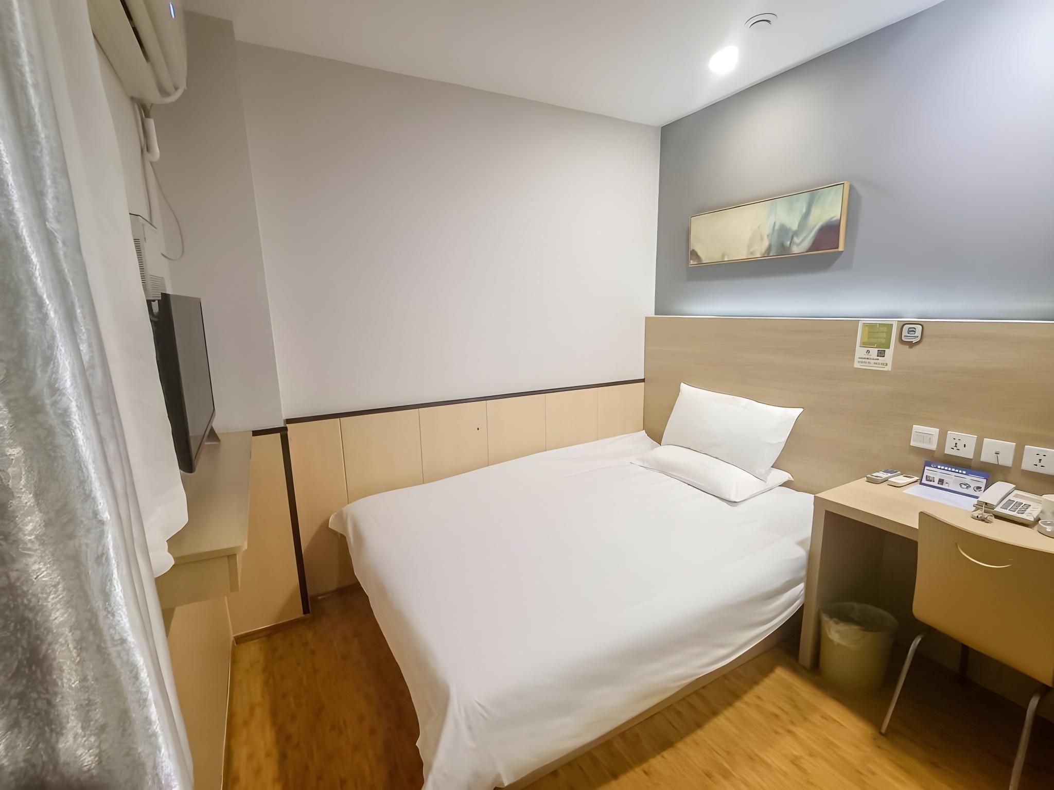 Huazhu - One Bed Room With No Window