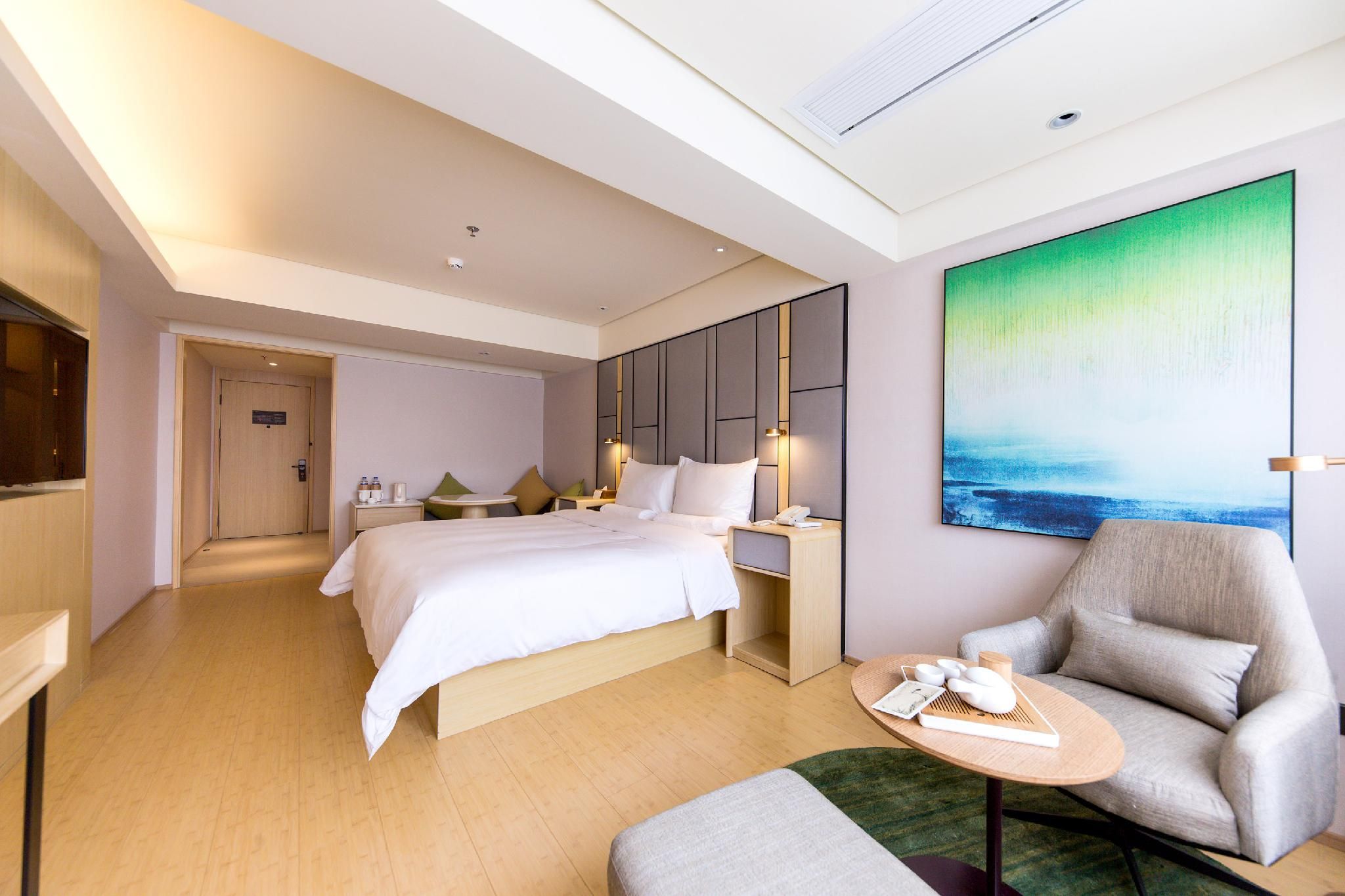 Business Queen Bed Room