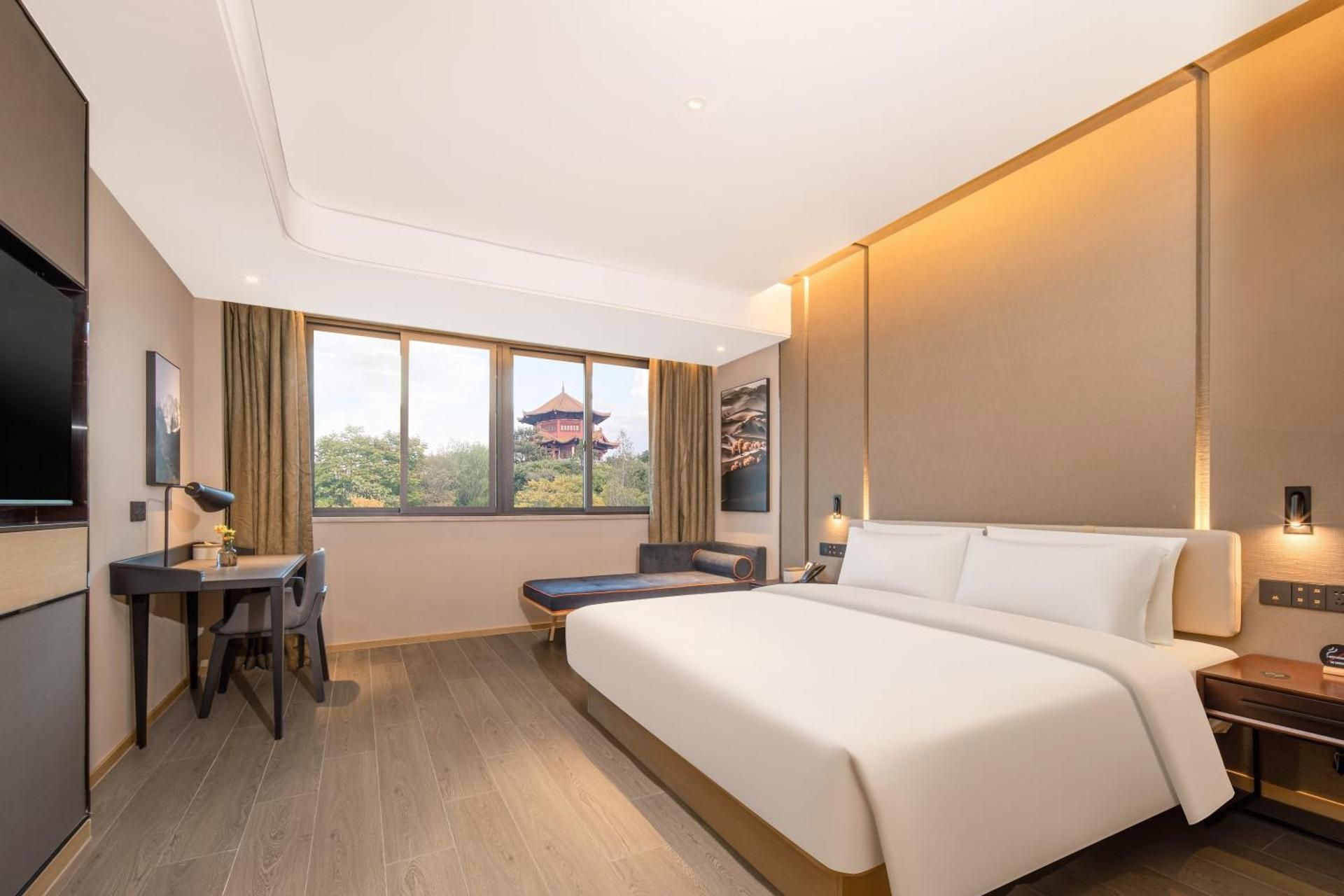 Deluxe King Room