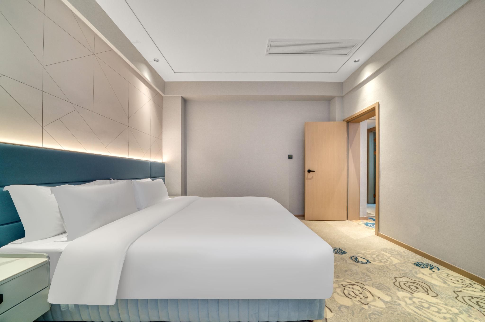 Huazhu - Deluxe Family Room