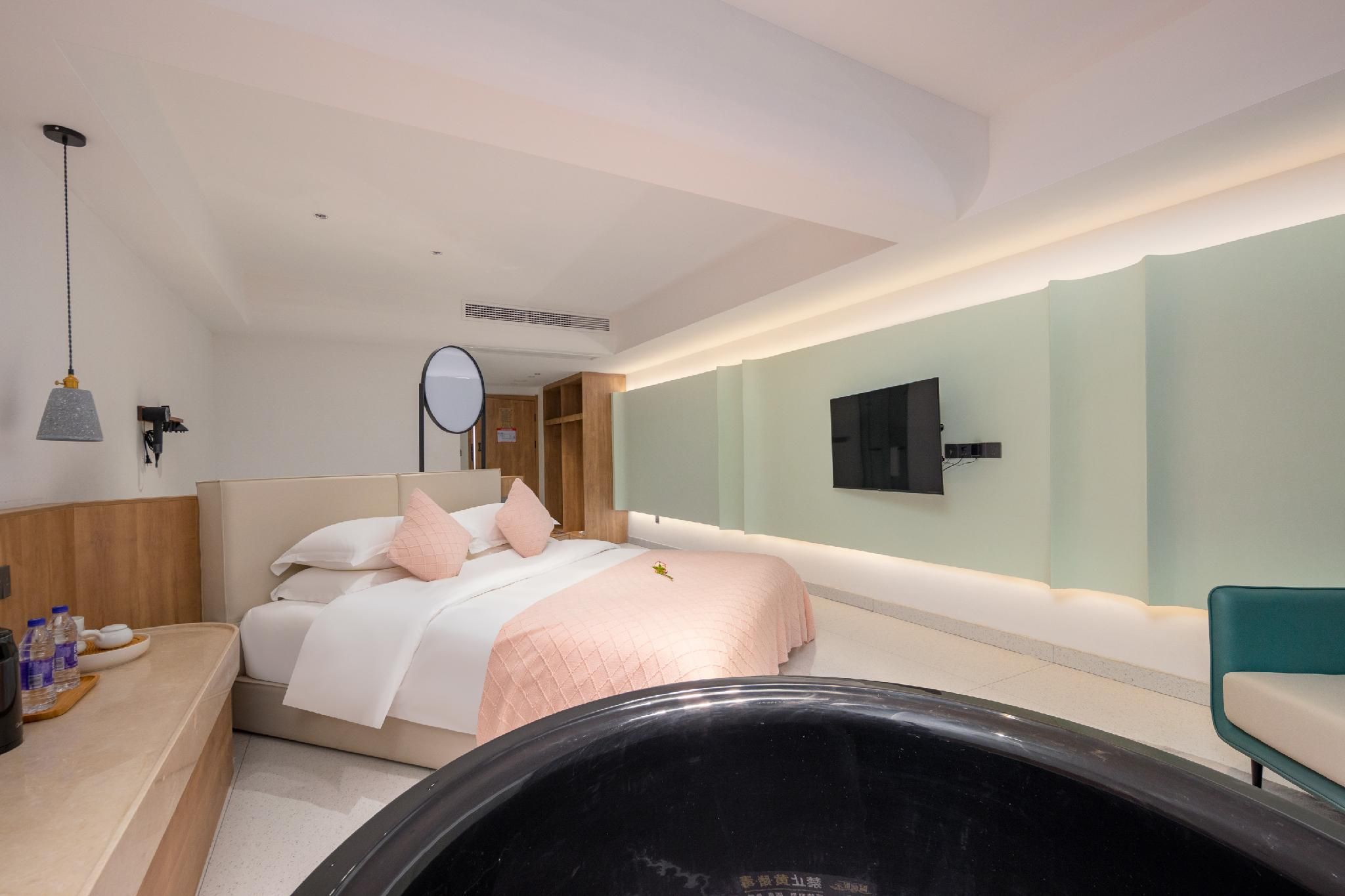 Floral Lux Hotel·Tongchen Hospital Leisure Queen Room 2