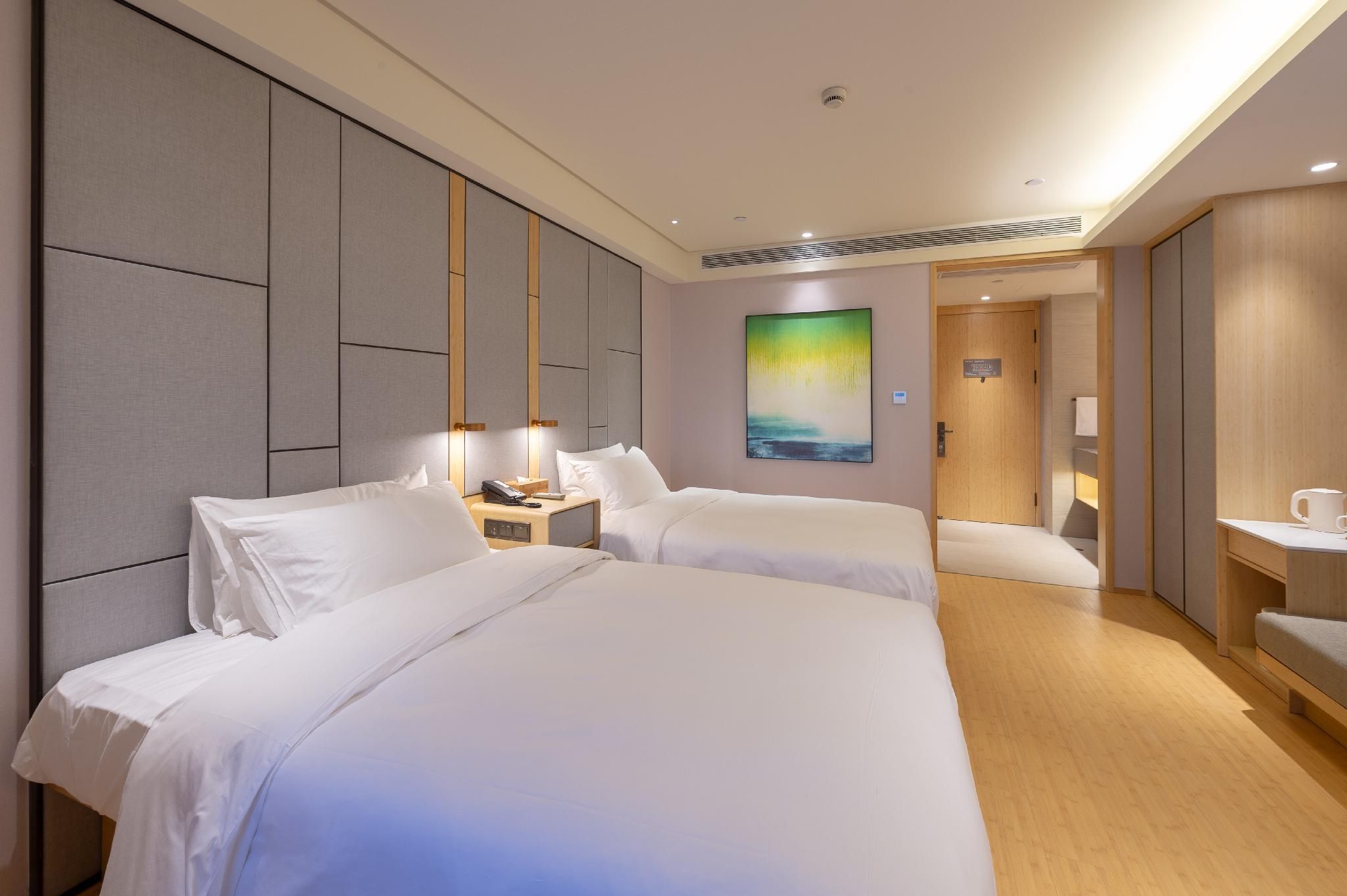 Huazhu - Superior Twin