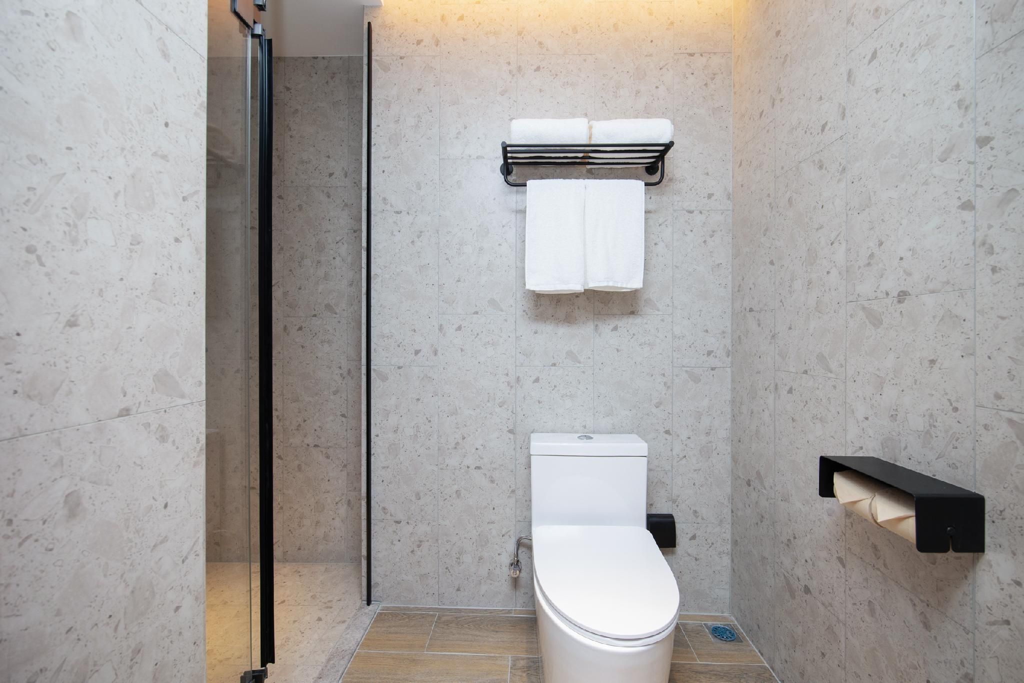 Huazhu - Deluxe Twin Room