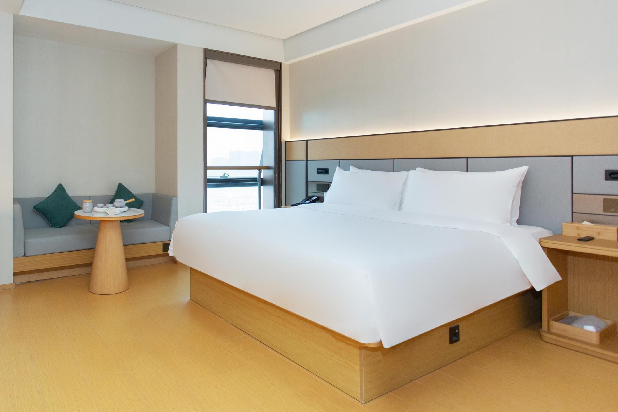 Business Queen Bed Room