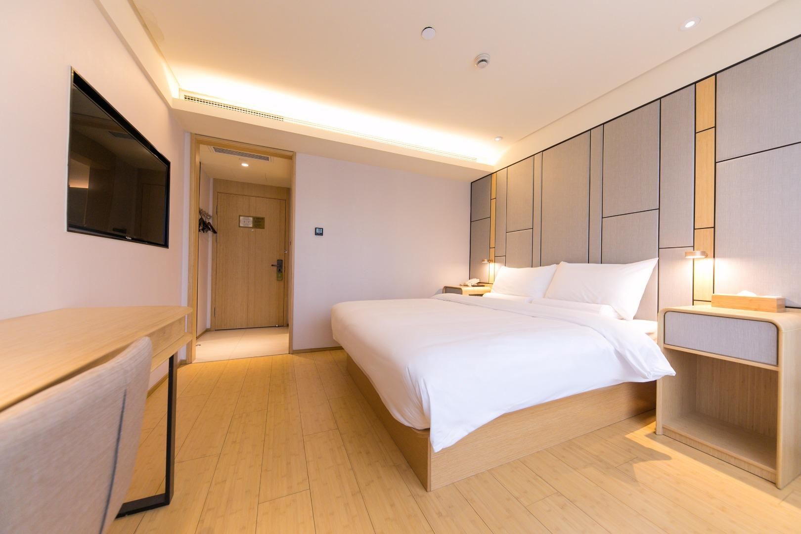 Huazhu - Deluxe Bed Room