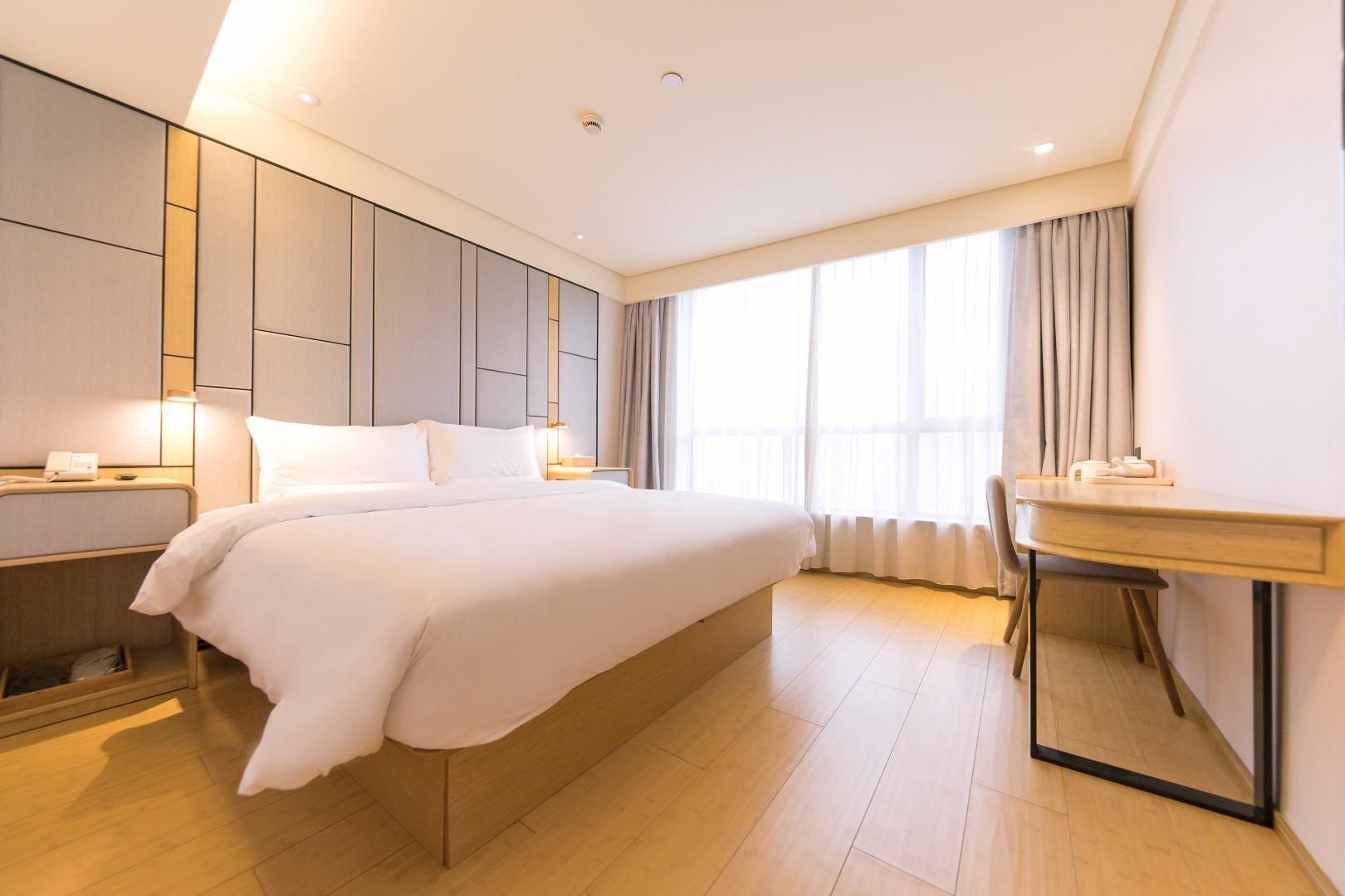 Huazhu - Deluxe Bed Room