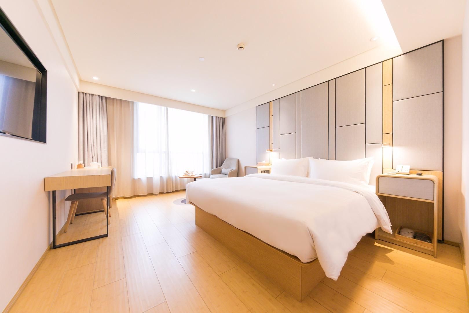 Business Queen Bed Room