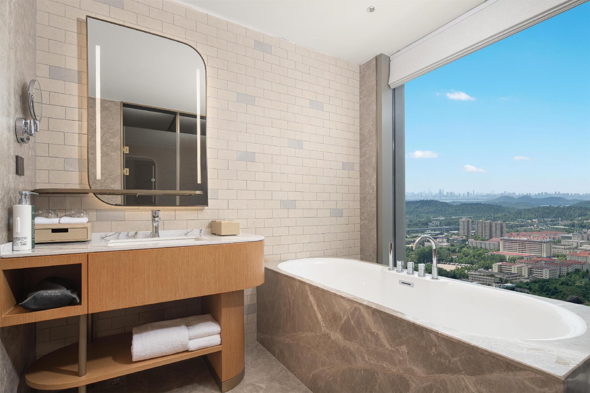King Deluxe Suite