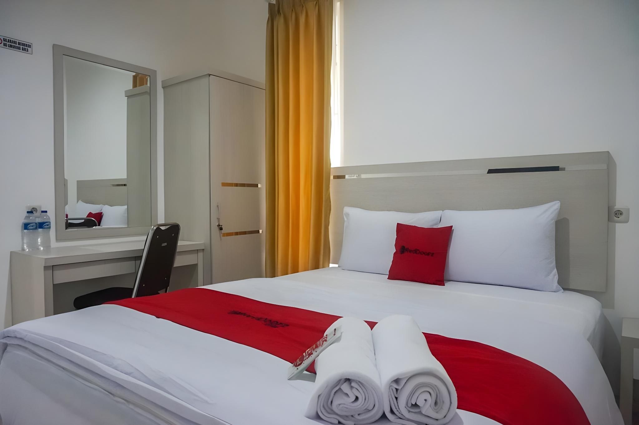 RedDoorz Room