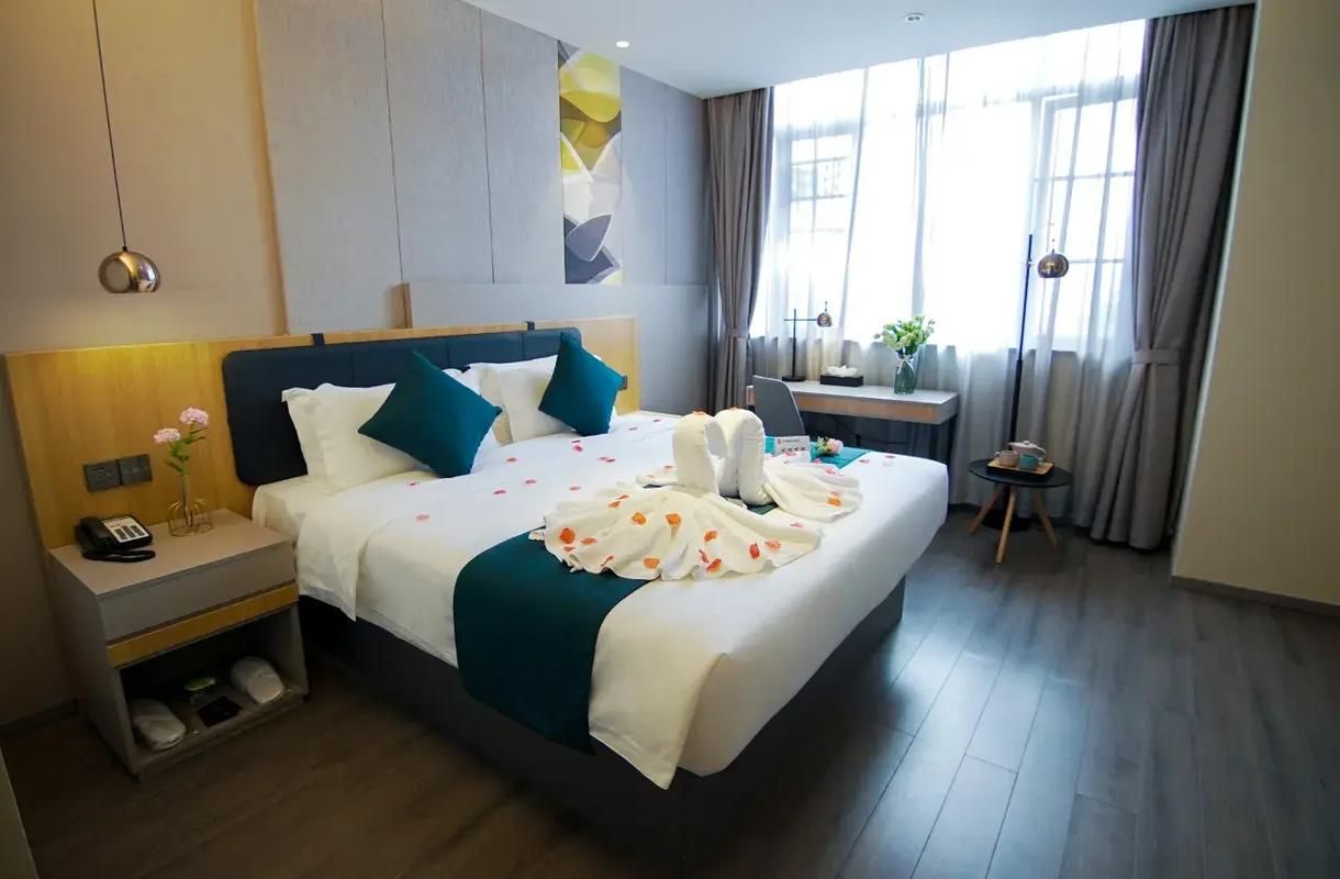 Deluxe Club Suite