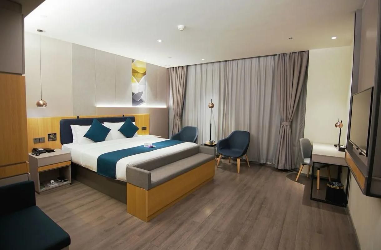 Business King Room