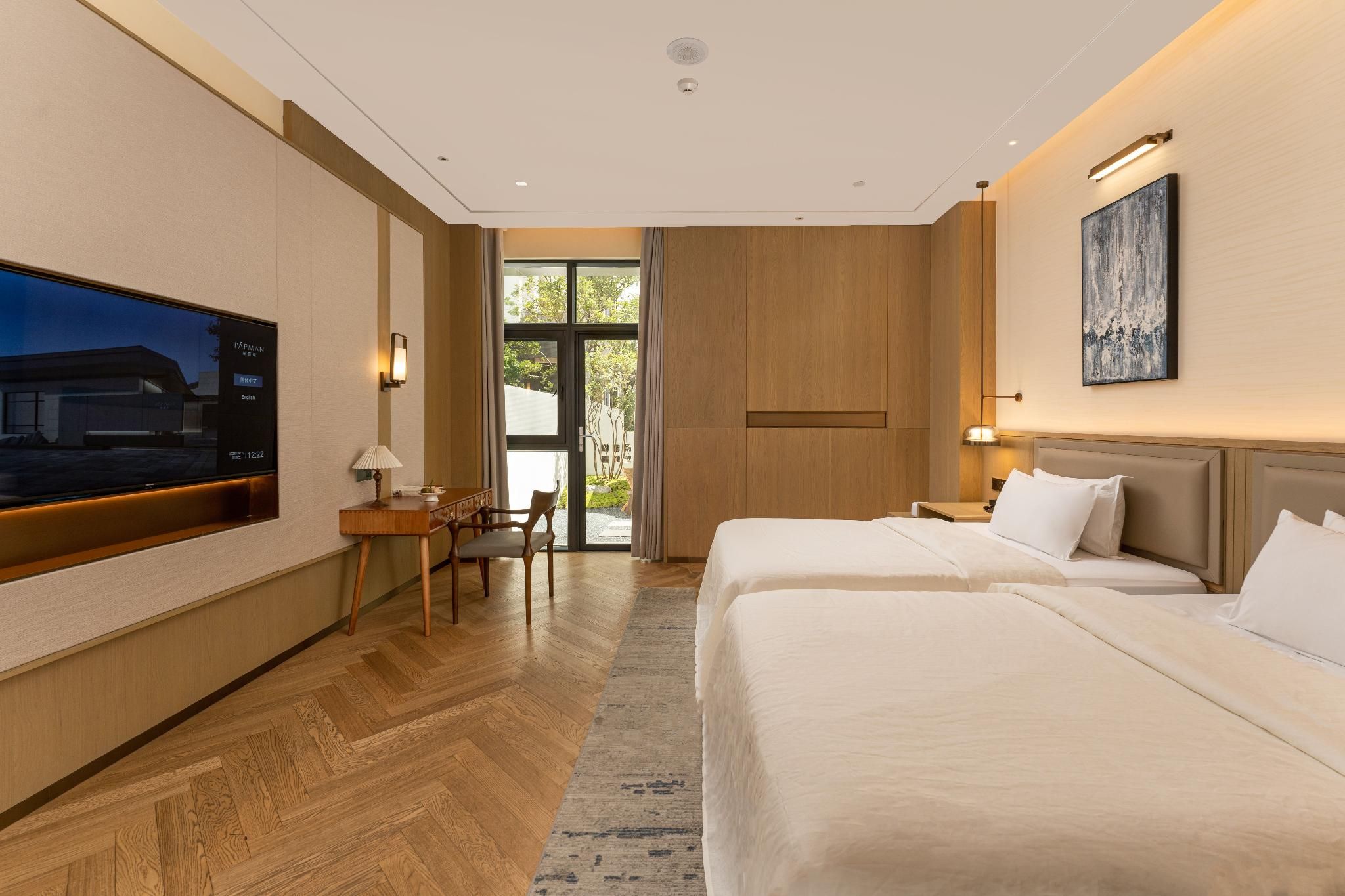 Premier Courtyard Twin Room