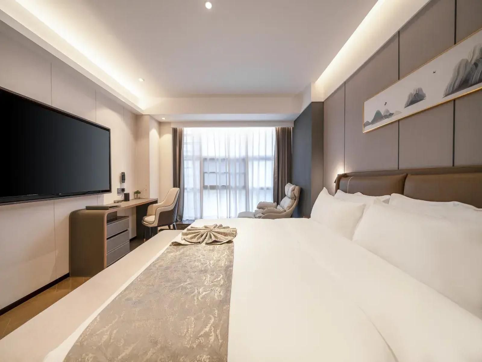 Business King Room
