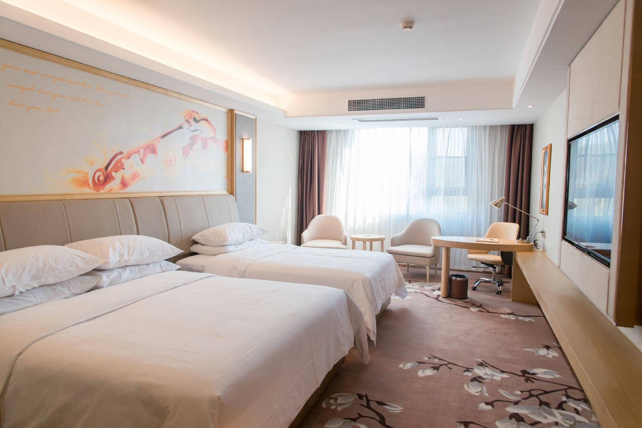 Vienna - Functional Chess Room With Twin Bed