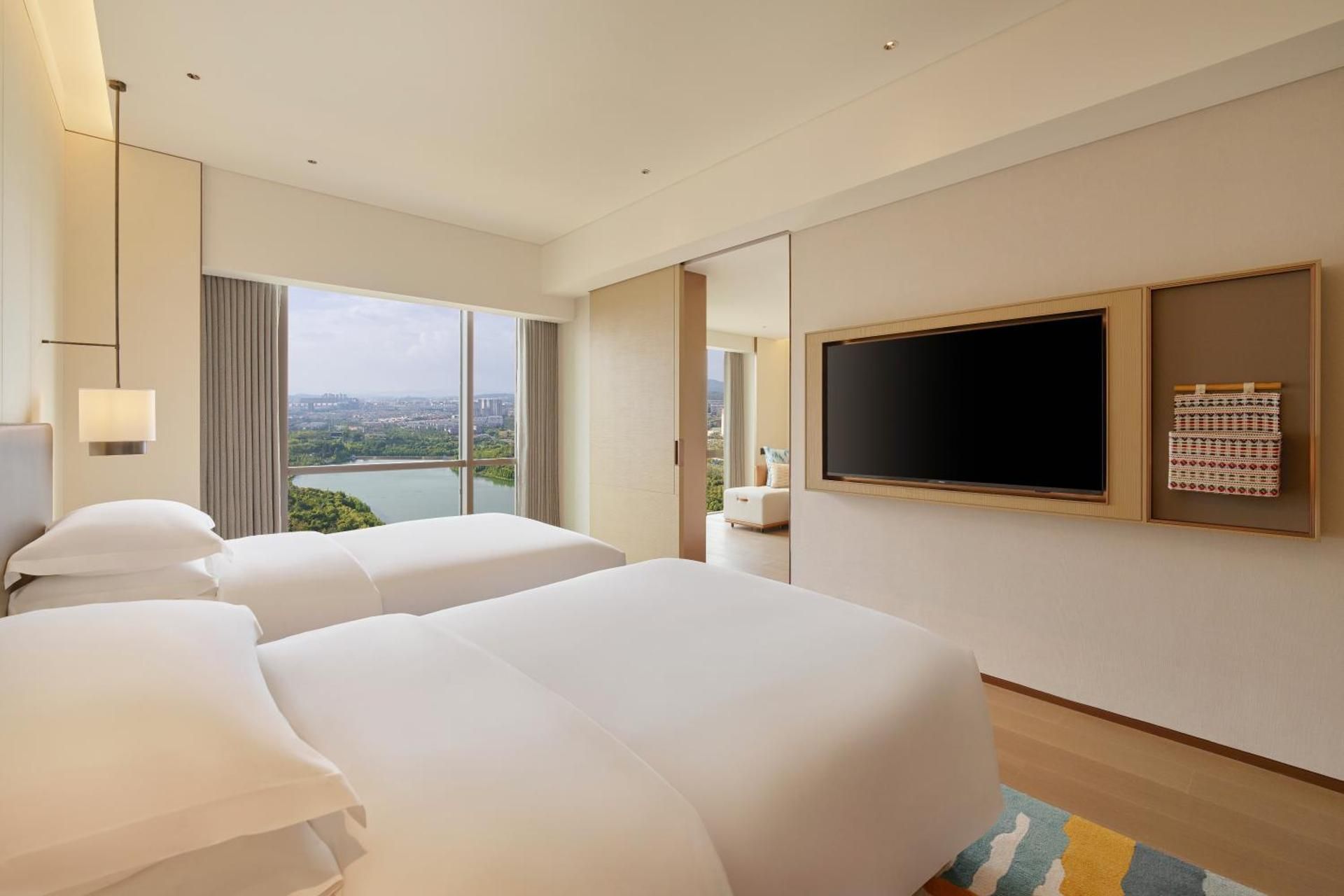 Twin Room with Two Twin Beds, Lake View and Sofa Bed