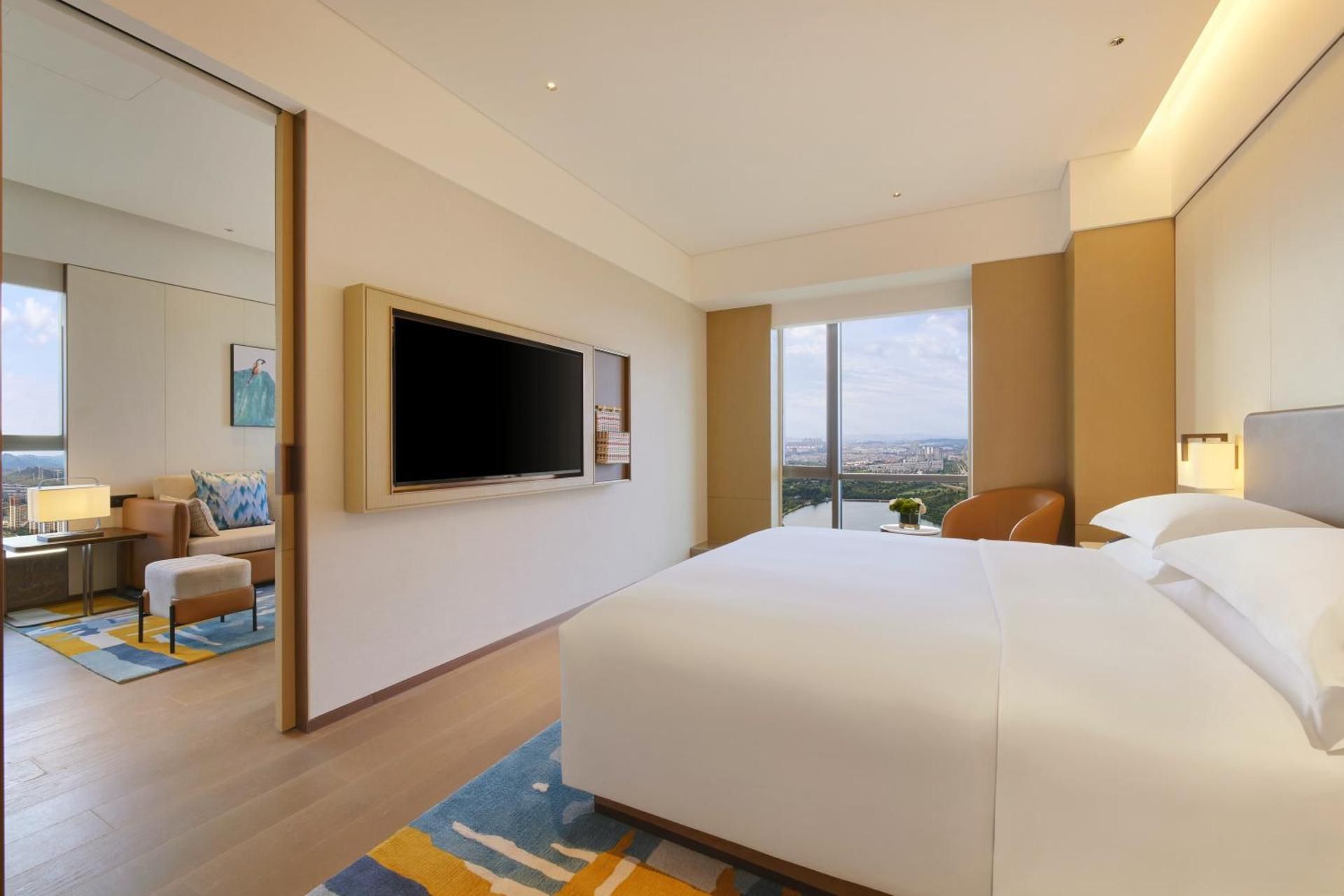 One-Bedroom Suite with King Bed, Lake View and Sofa Bed