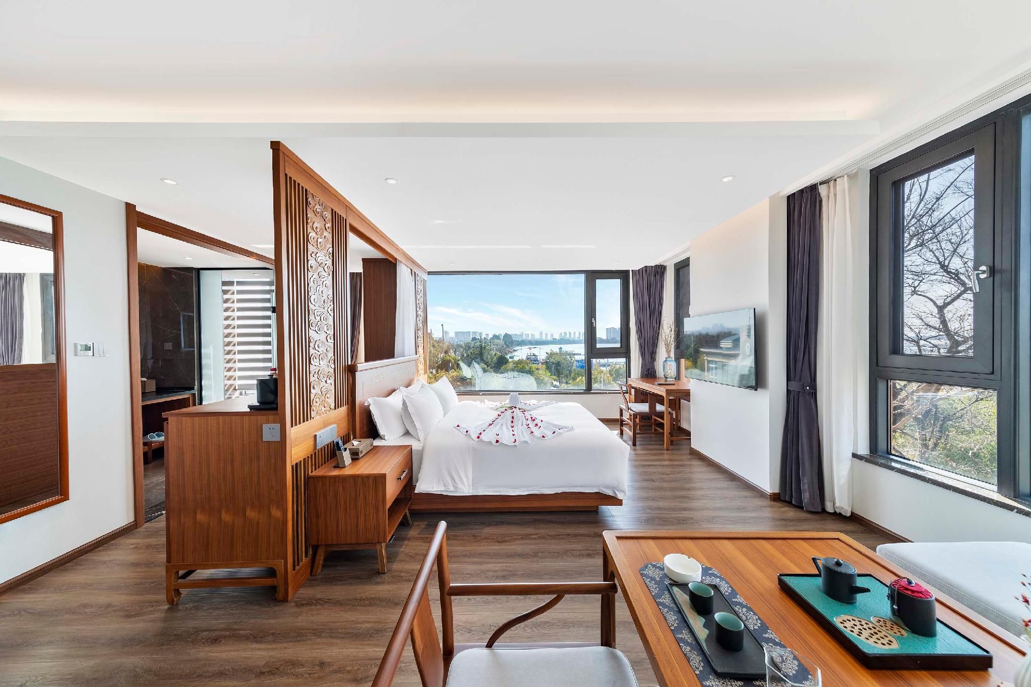 Double Room - Parking Included