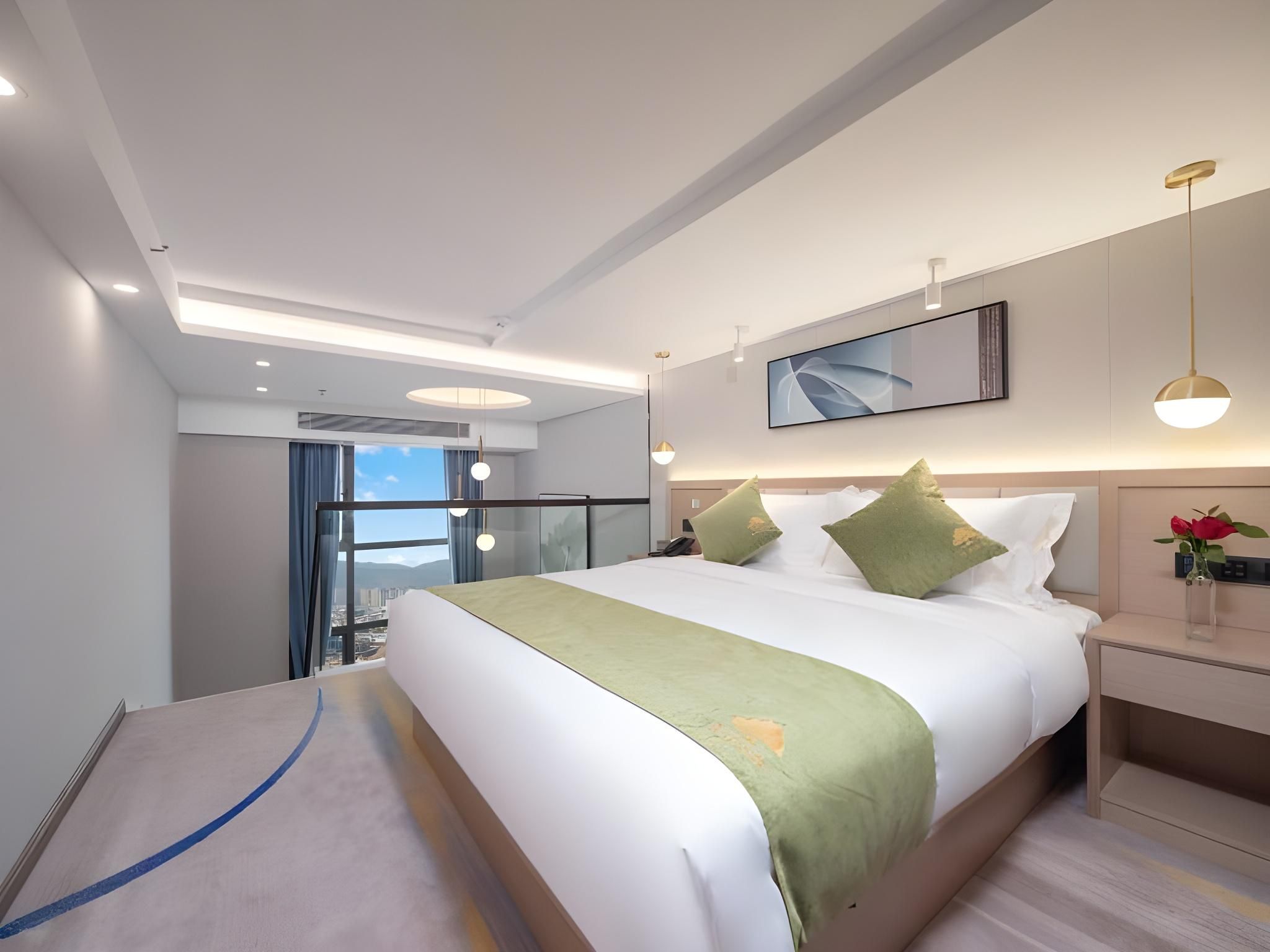 Business Queen Room