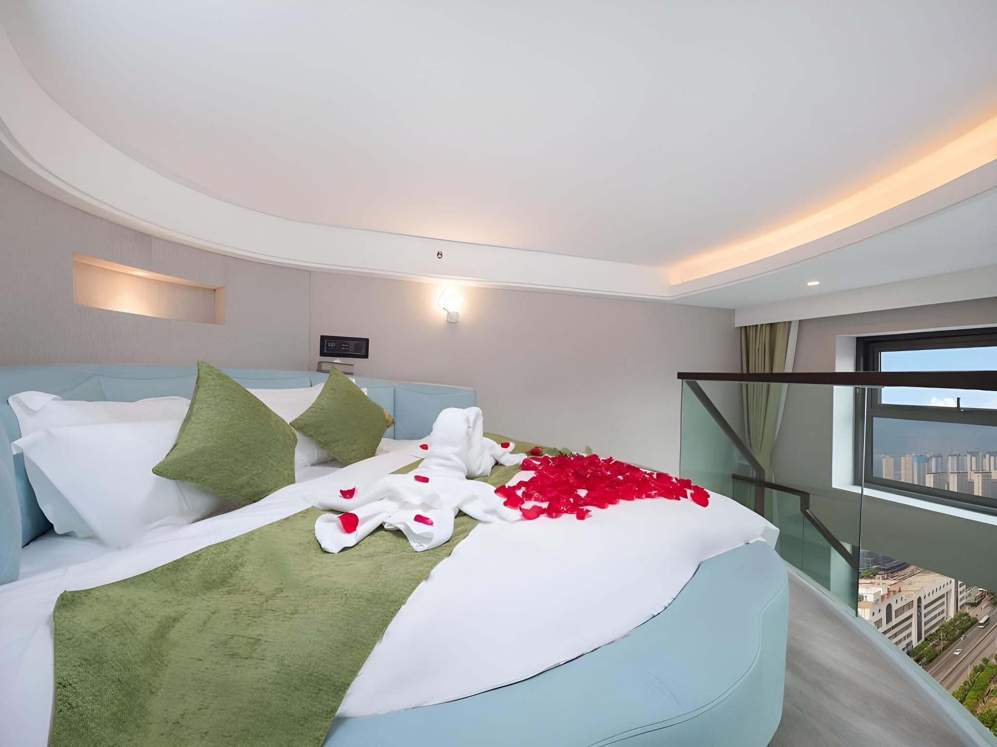 Feature Queen Room