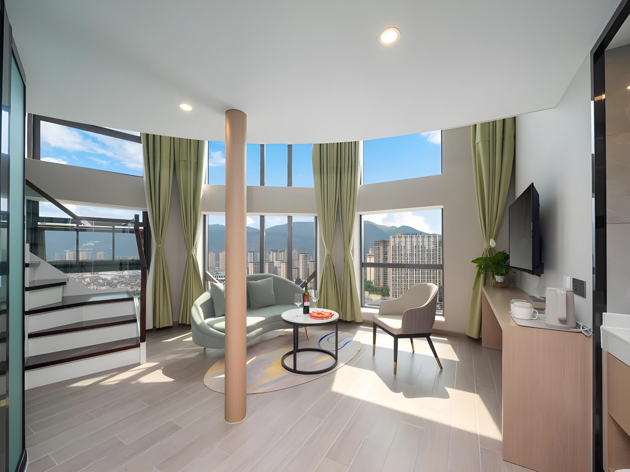 Feature Queen Room